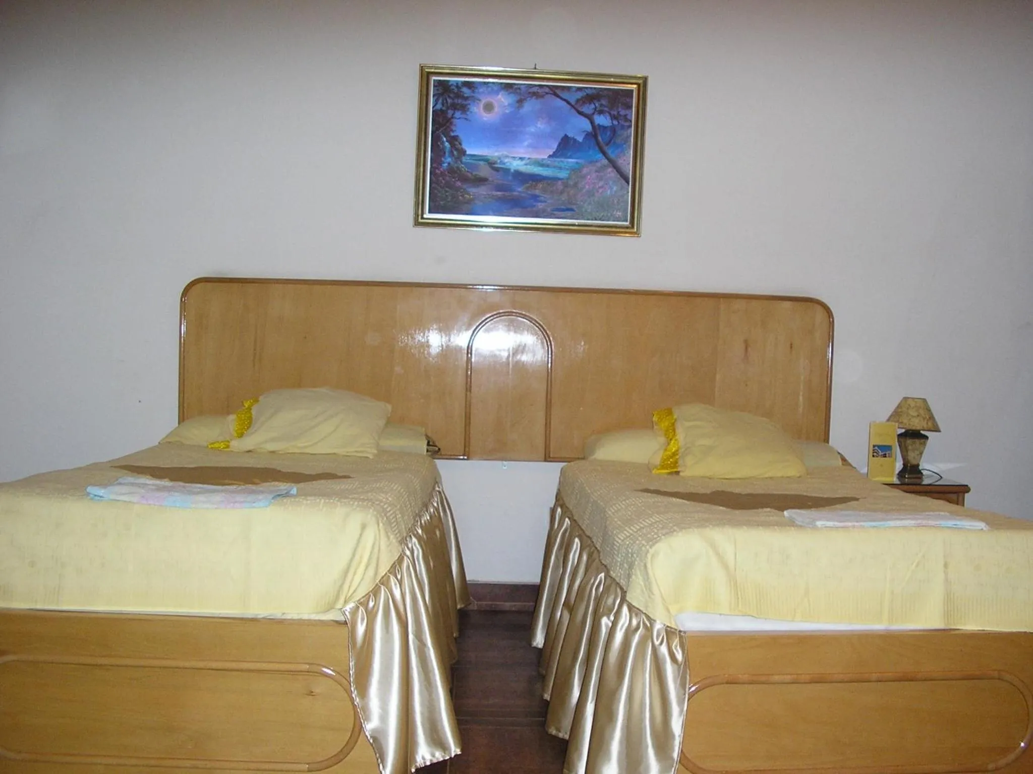 Bed in High way Hotel