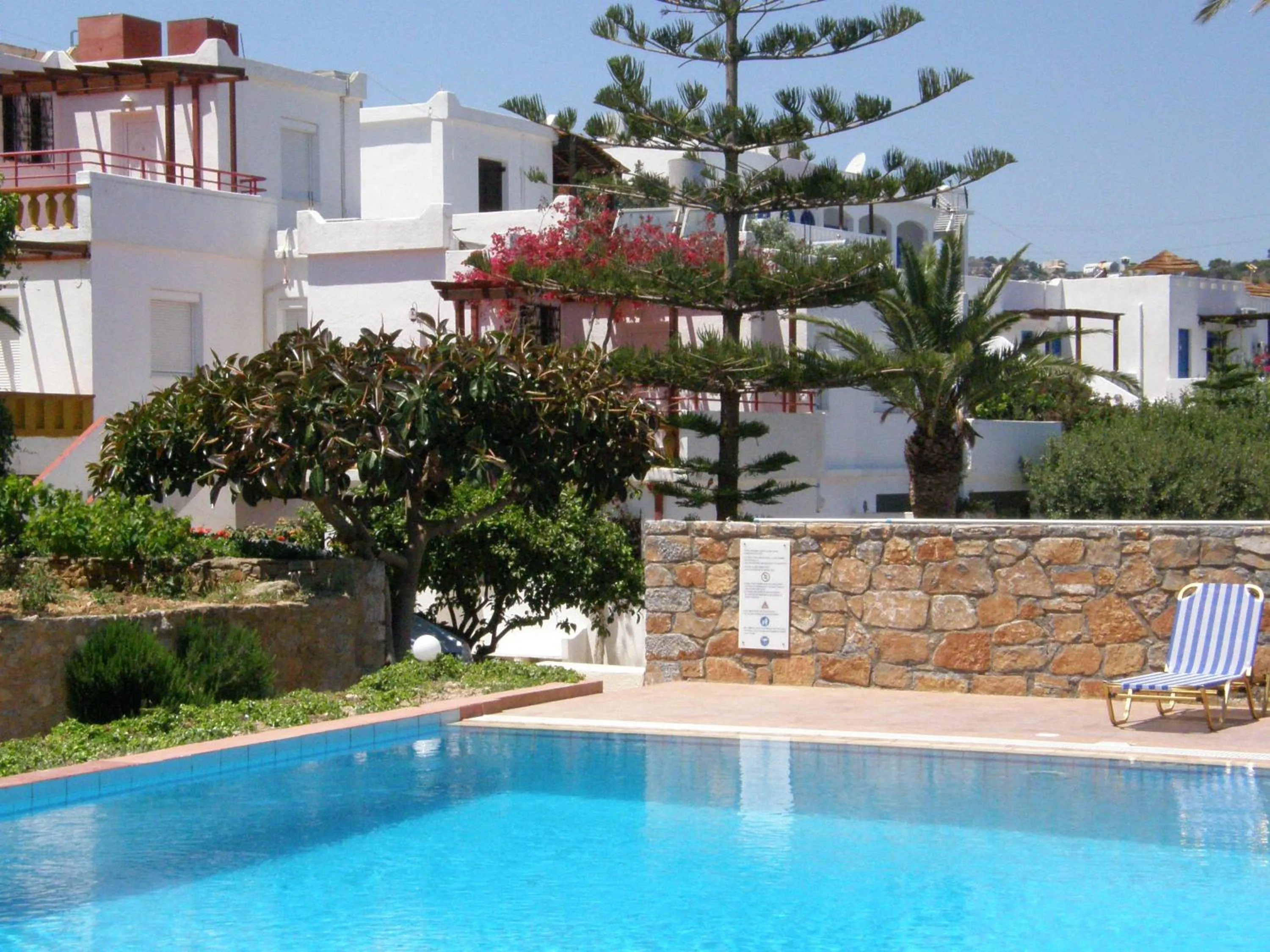 Swimming pool in Poppy Villas