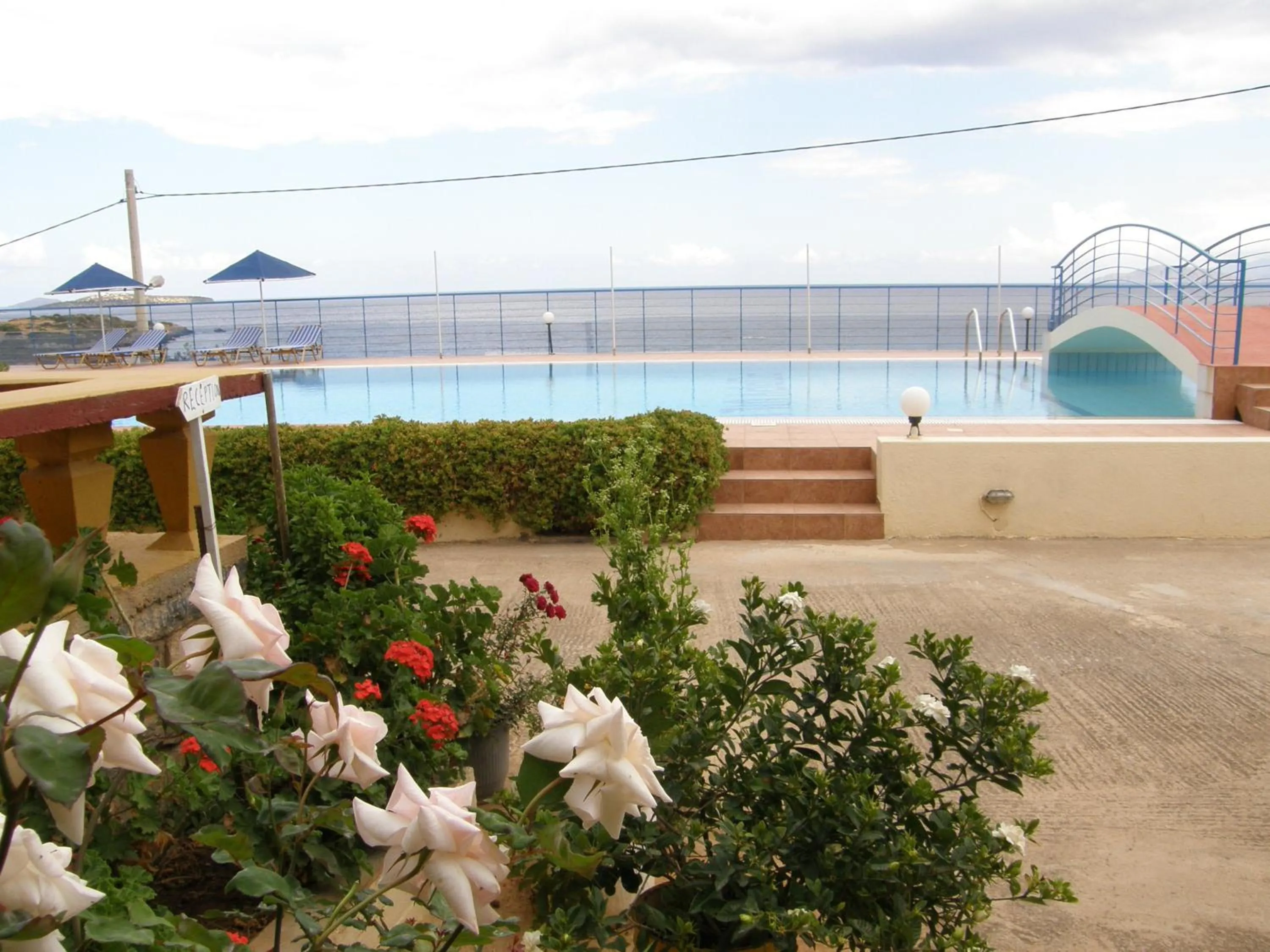 Swimming pool in Poppy Villas
