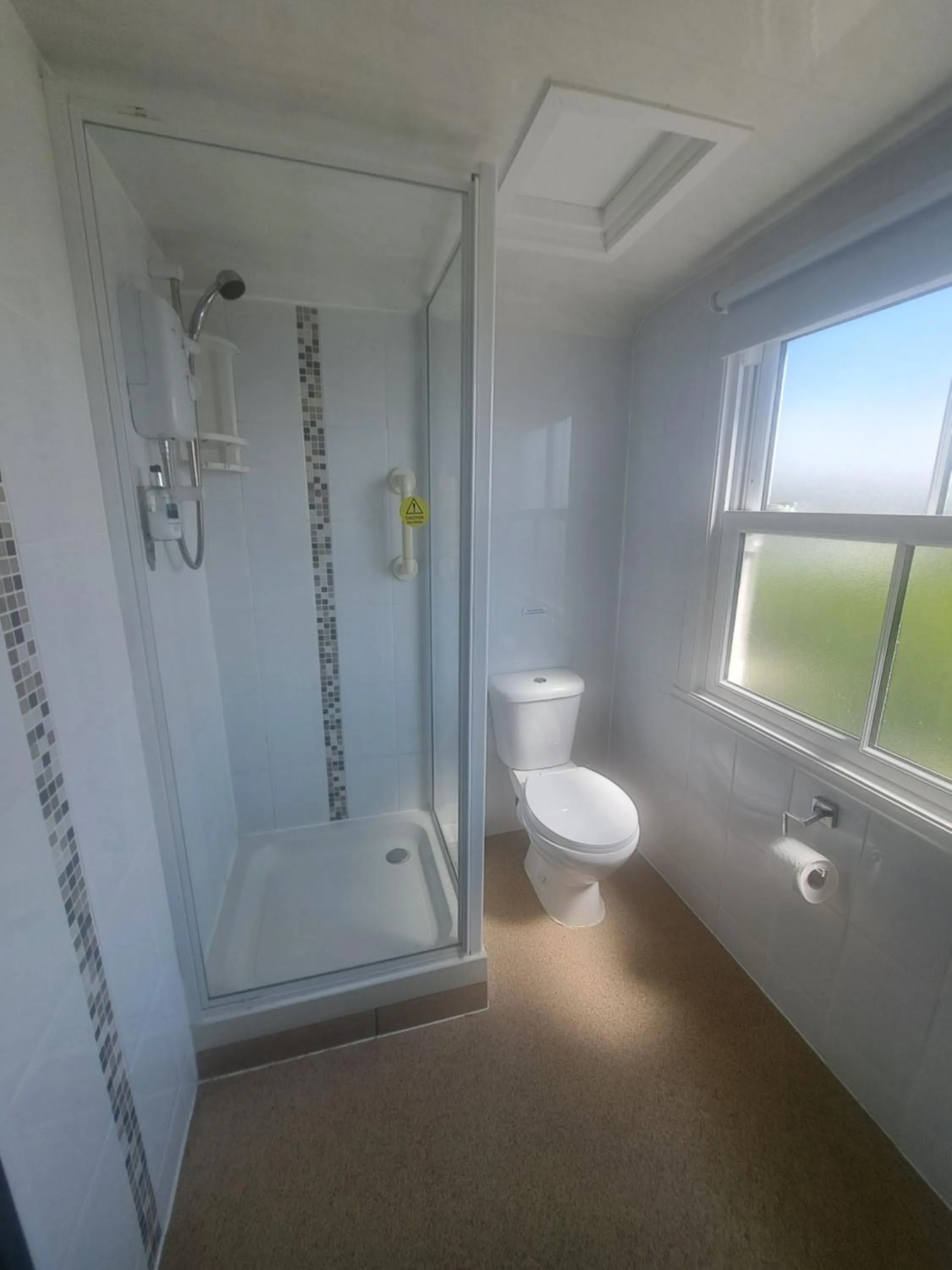 Lion Hotel & Studio Apartments