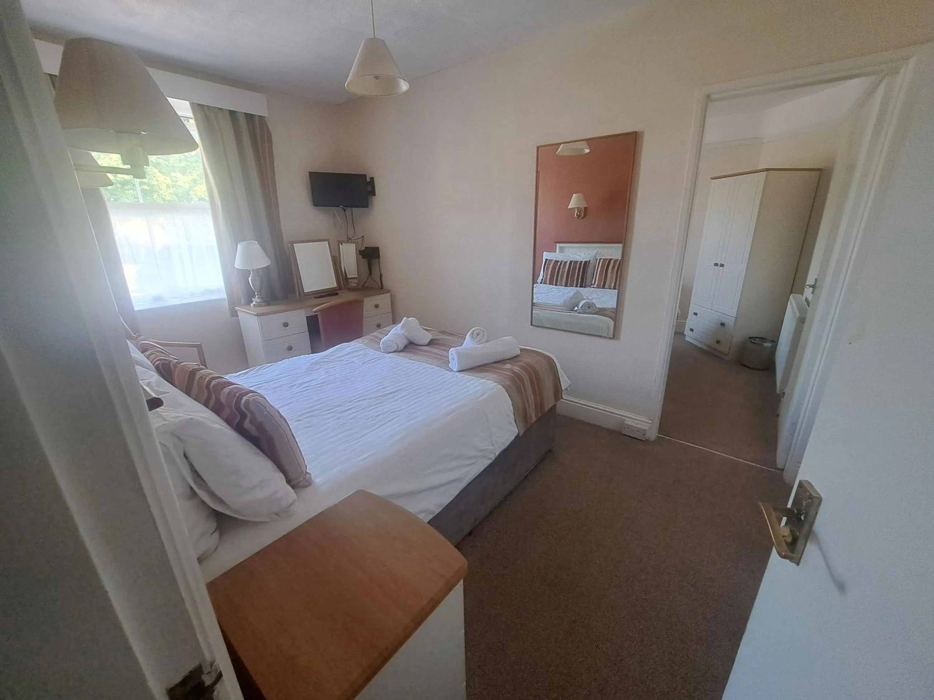 Bedroom, Bed in Lion Hotel & Studio Apartments