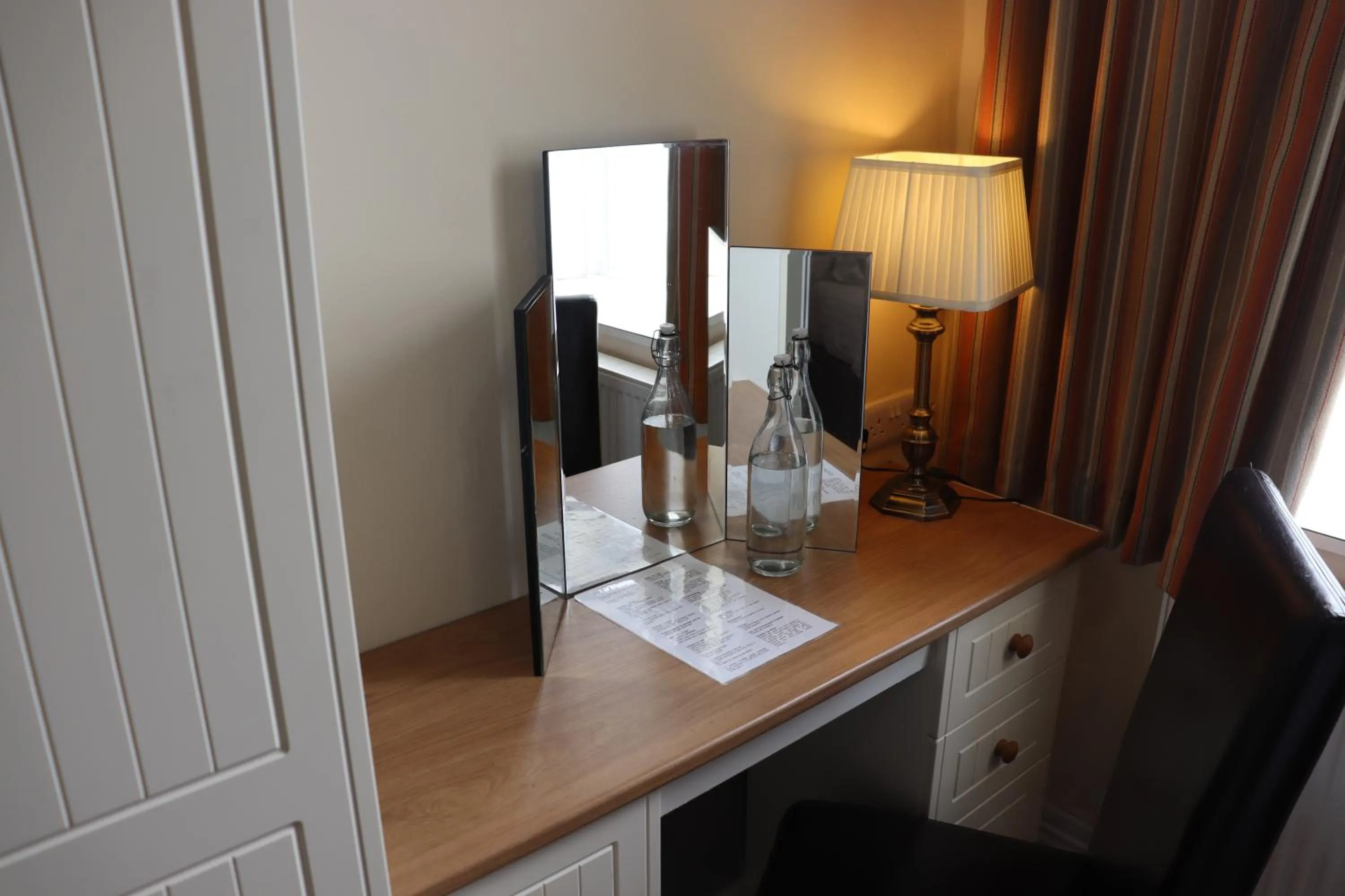 Lion Hotel & Studio Apartments