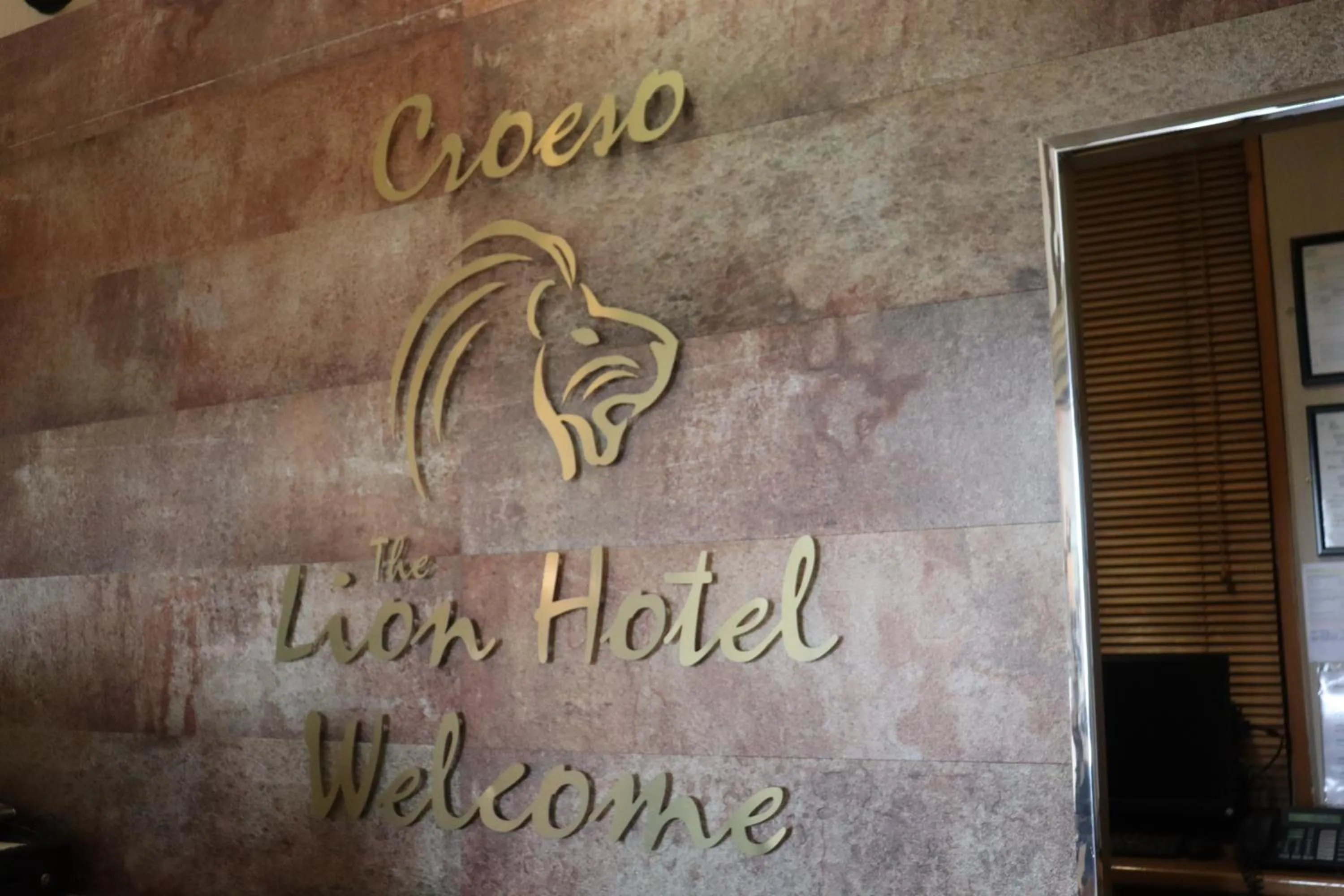 Lion Hotel & Studio Apartments