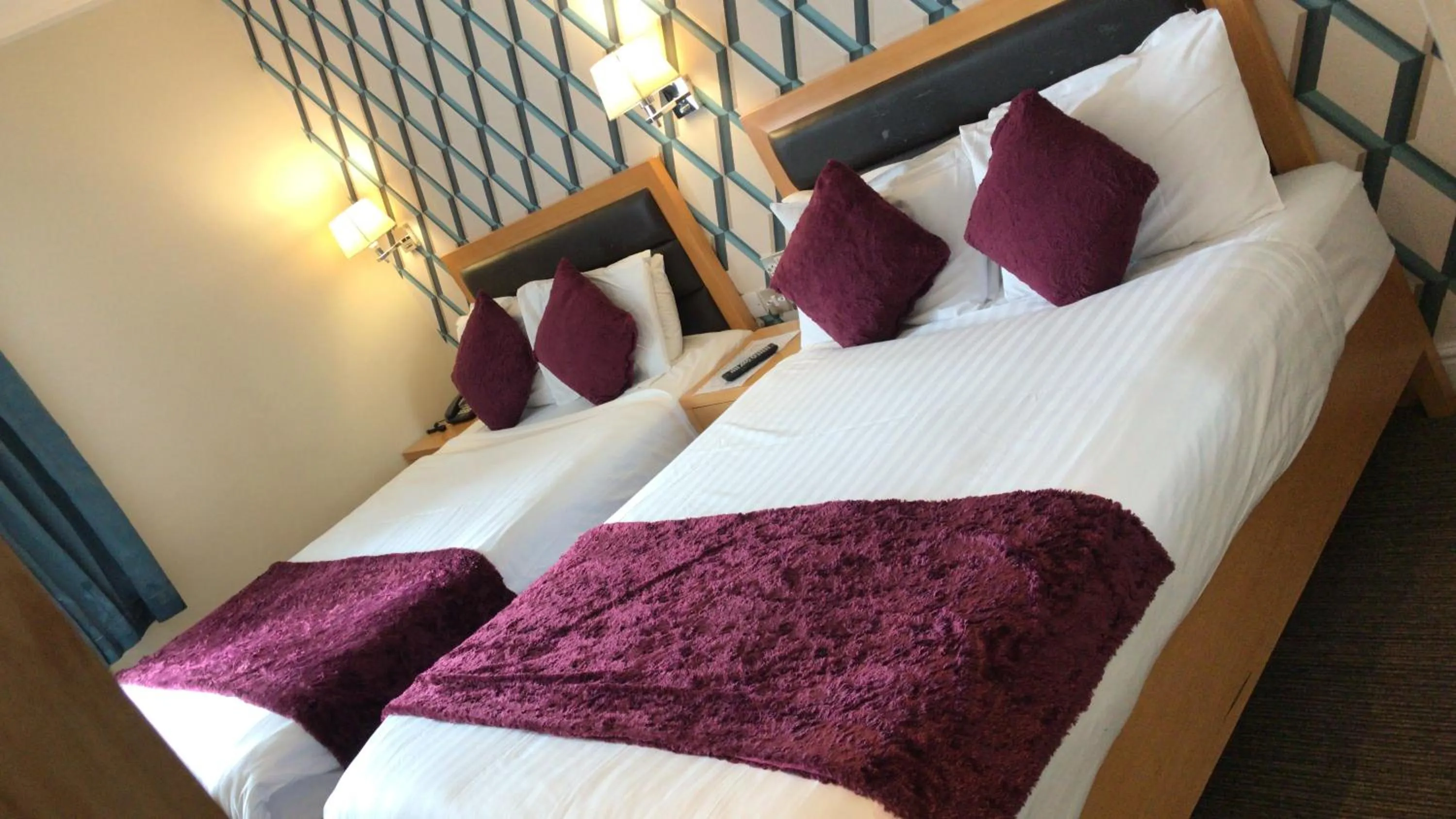 Bed in Iris Hotel Llandudno