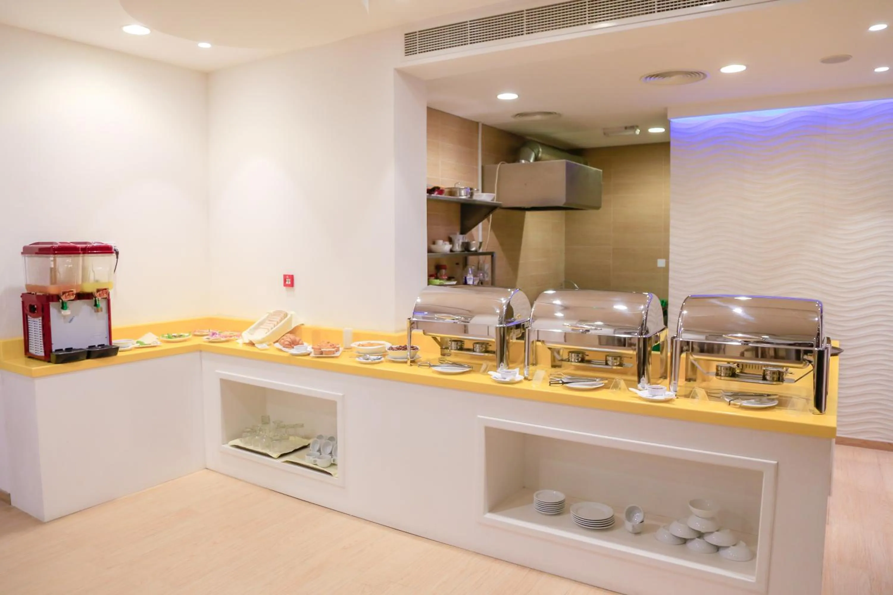 Breakfast in Muscat Inn Hotel