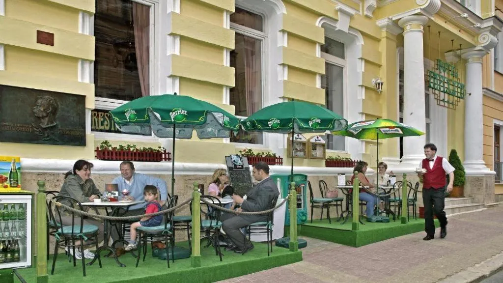 Property building in Hotel Maxim