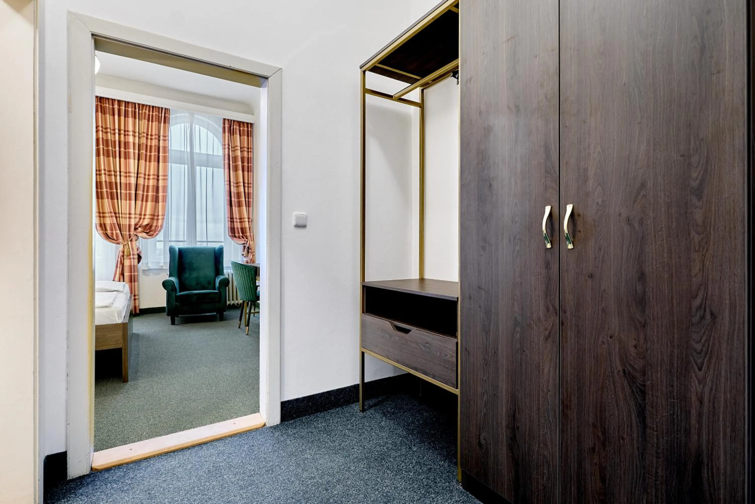 Photo of the whole room in Hotel Maxim