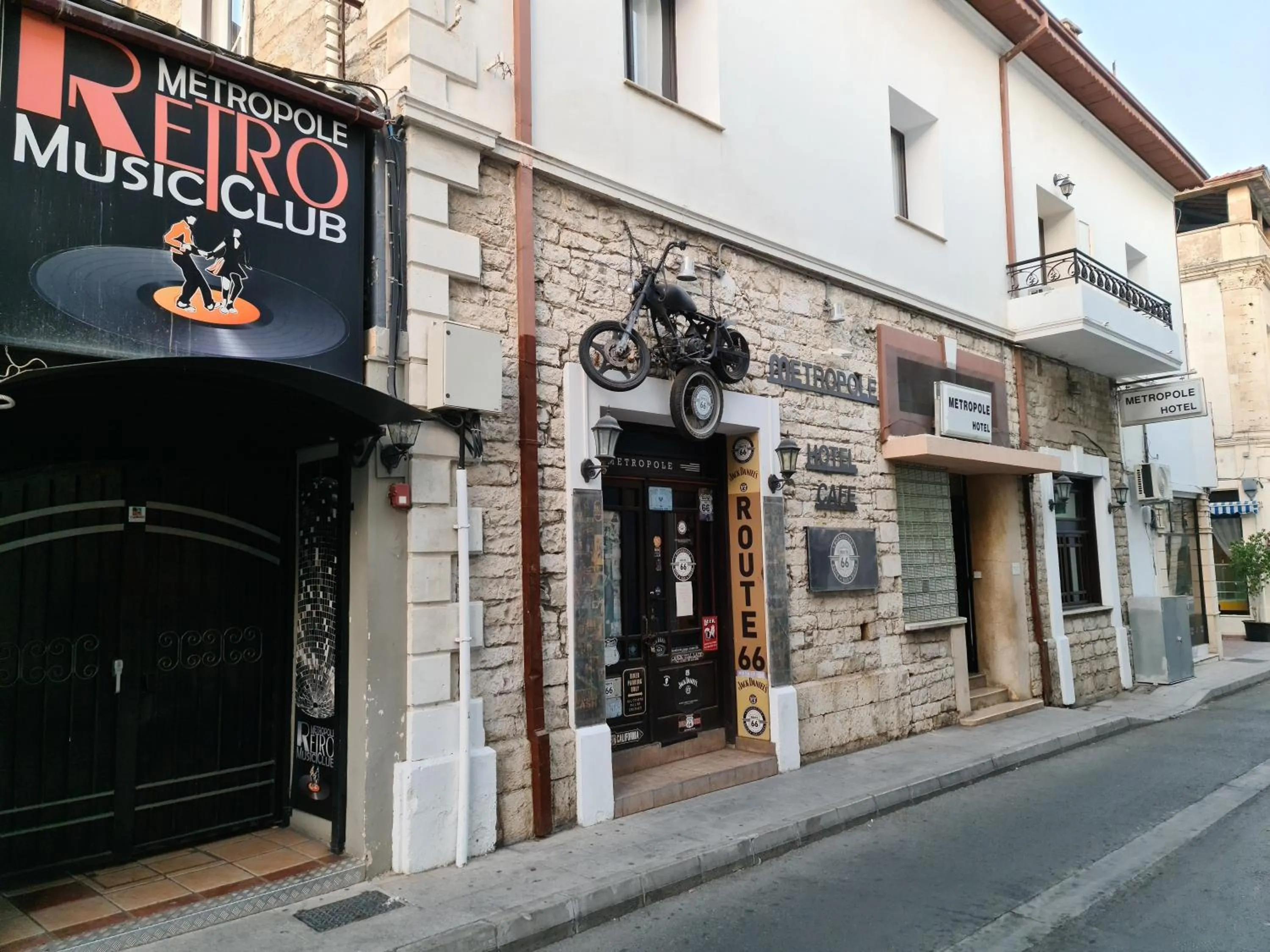 Facade/entrance in Metropole Hotel