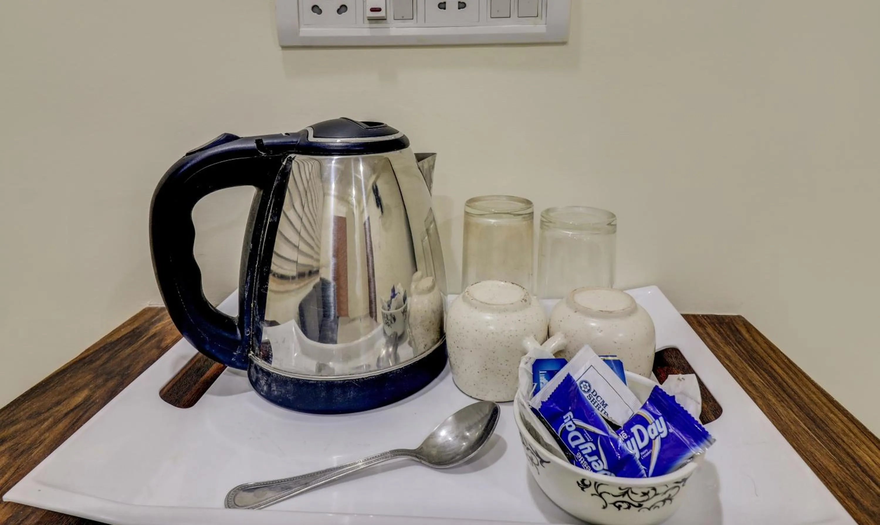 Coffee/tea facilities in Itsy Hotels Kozy Rooms