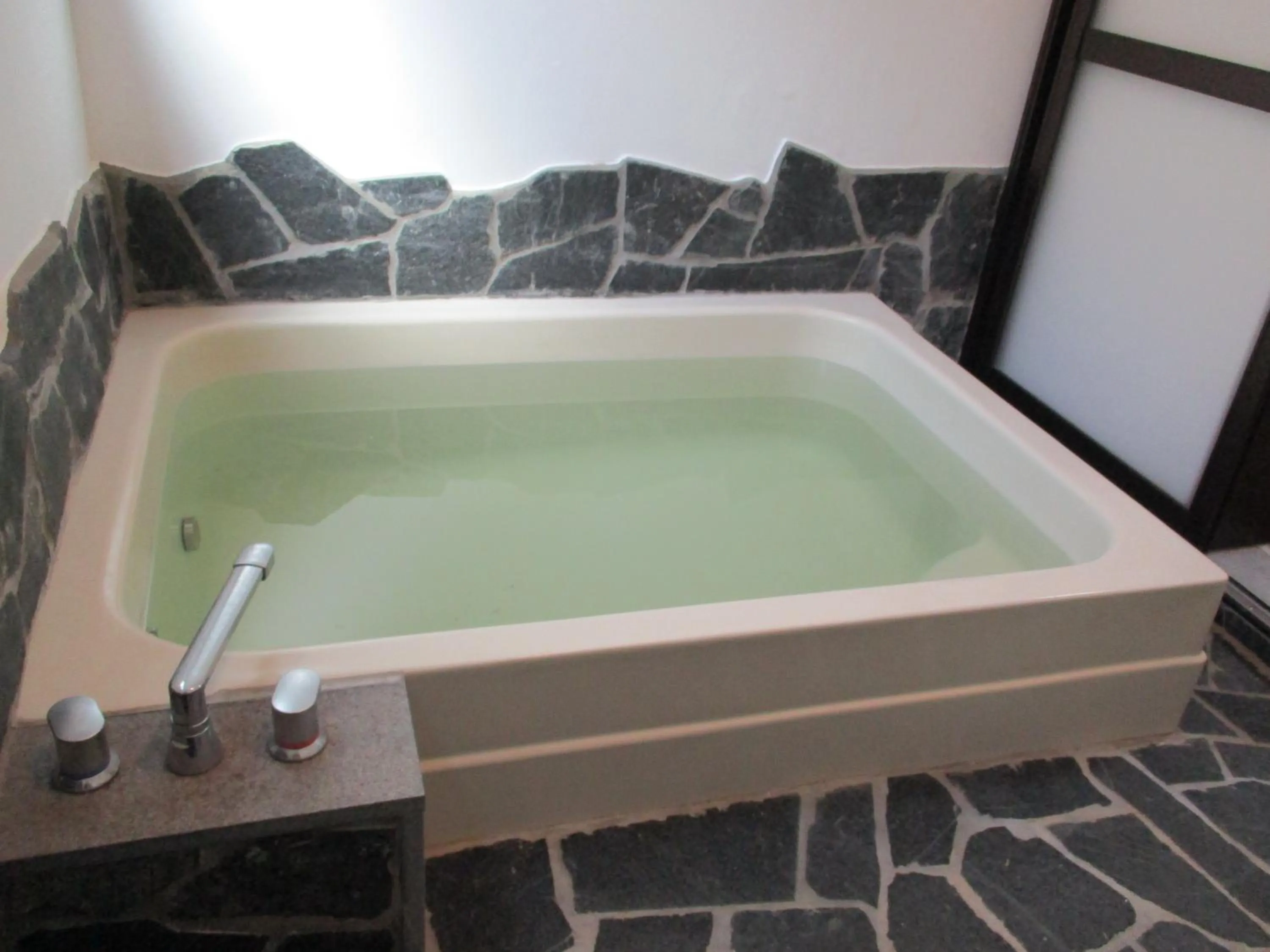 Public Bath in Minshuku Osaki