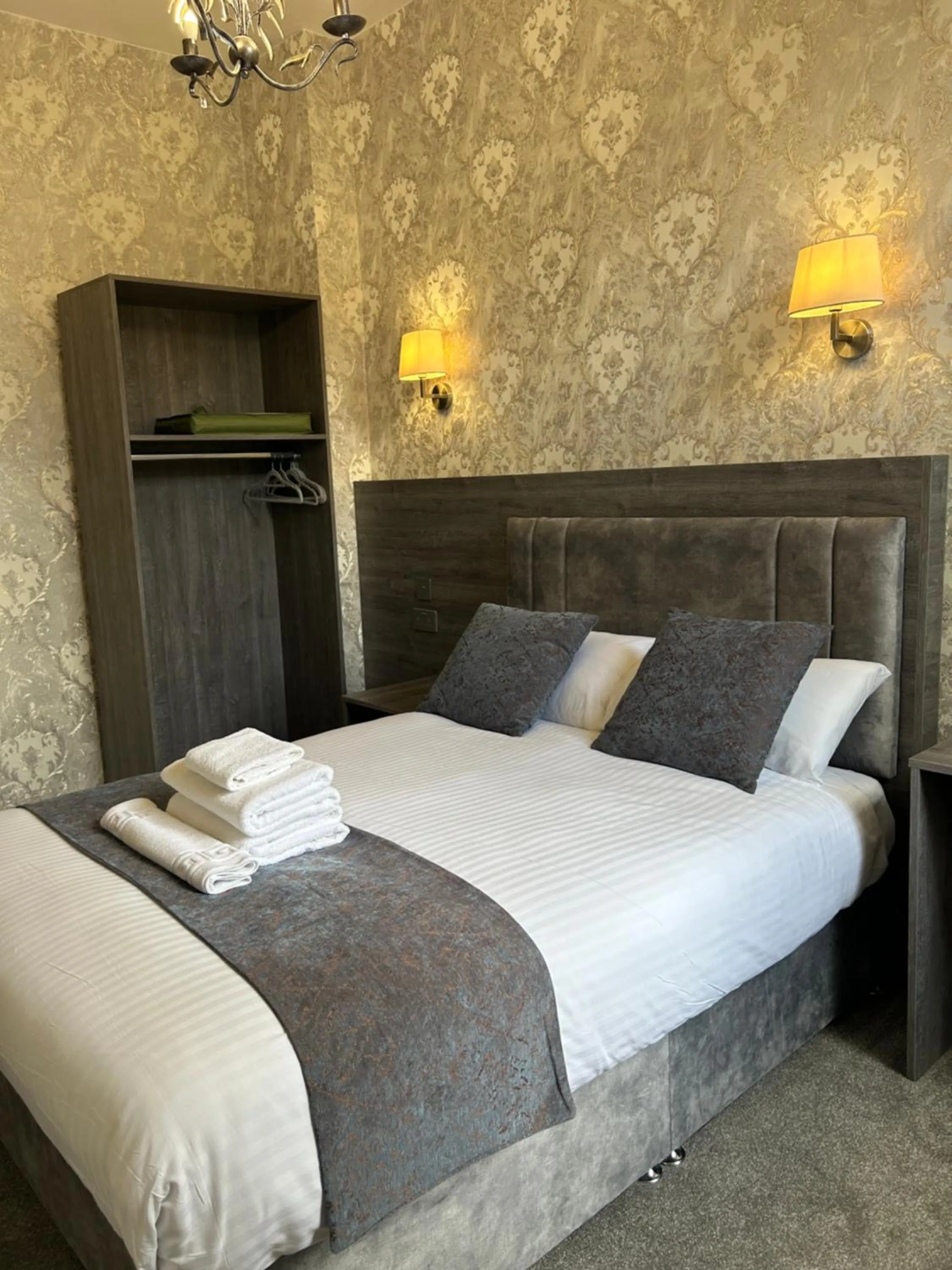 Bed in Alexander Guest House