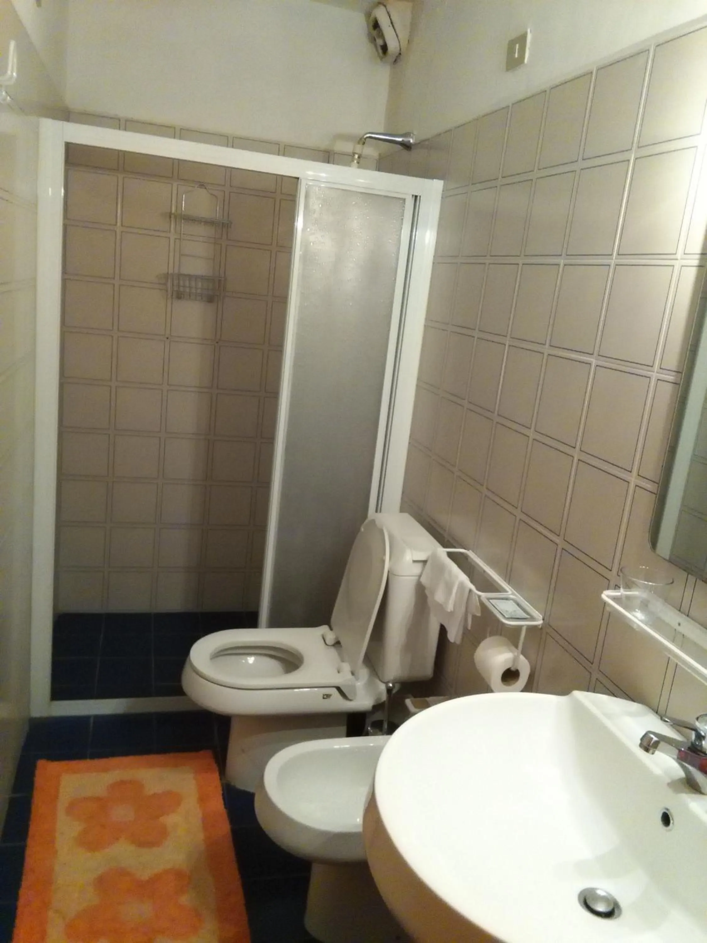 Bathroom in Albergo Villa Sorriso