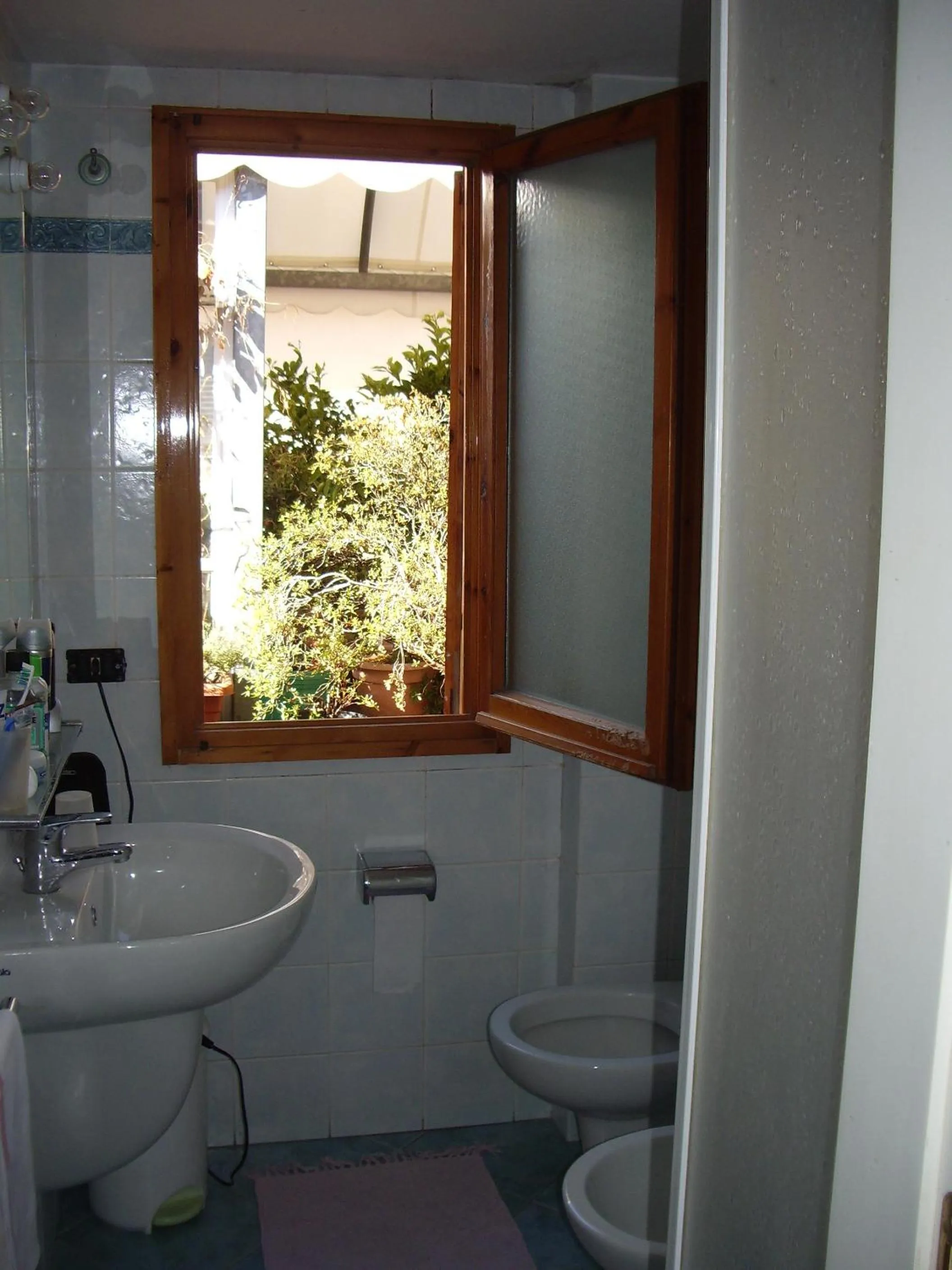 Bathroom in Albergo Villa Sorriso