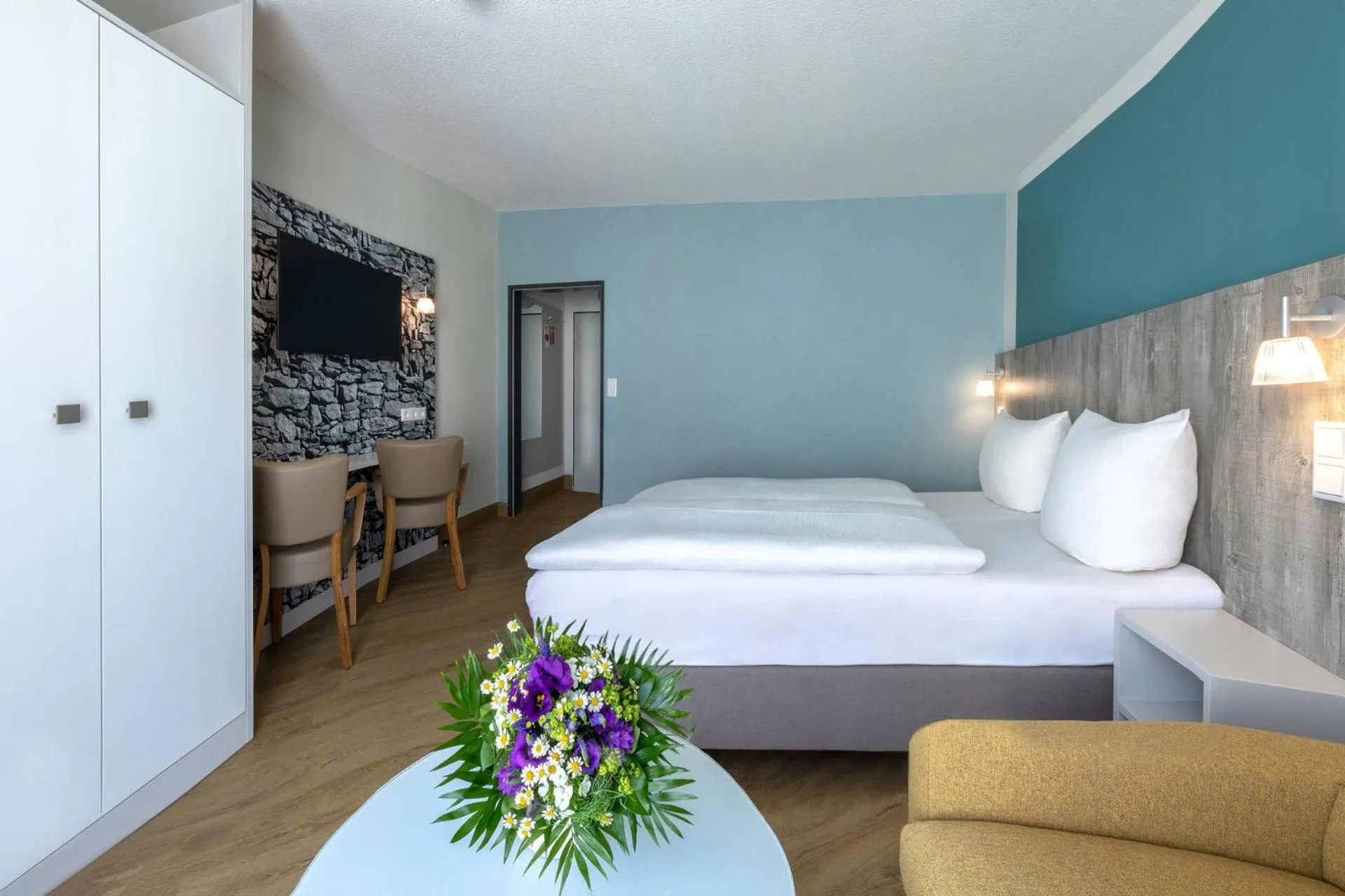 Photo of the whole room, Bed in Michels Gästehaus Meerzeit