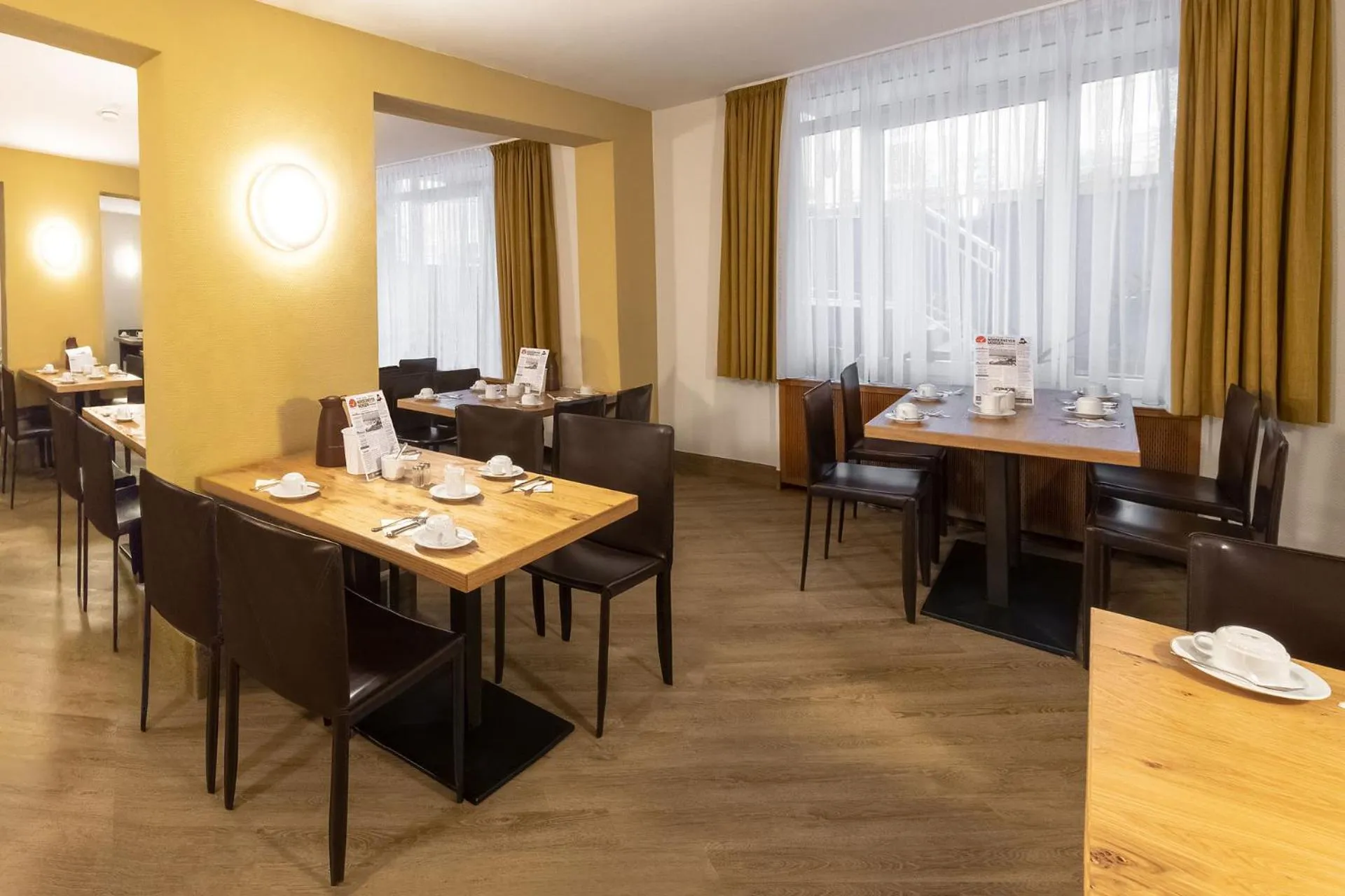 Dining area in Michels Gästehaus Meerzeit