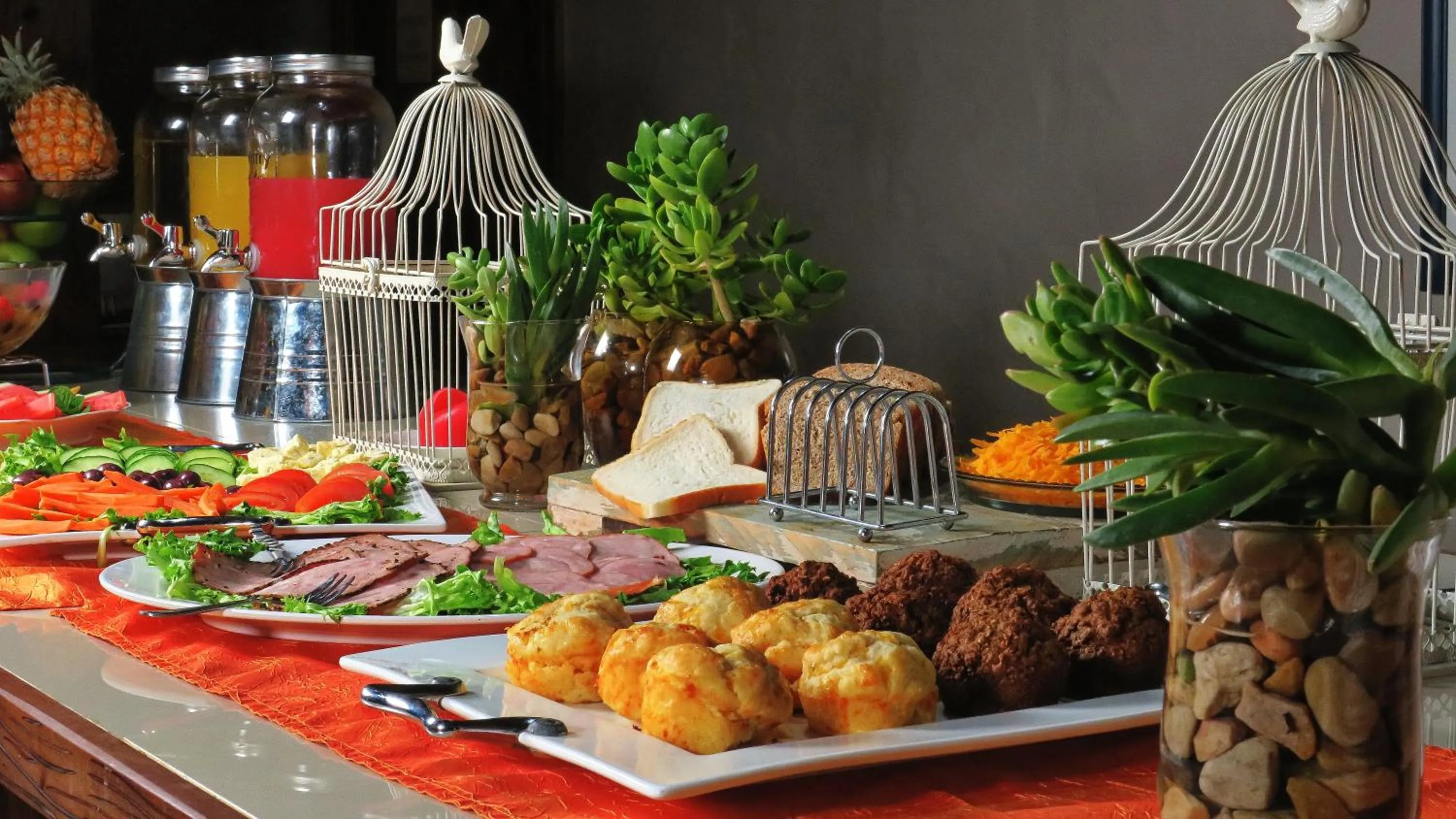 Restaurant/places to eat in Berluda Farmhouse and Cottages