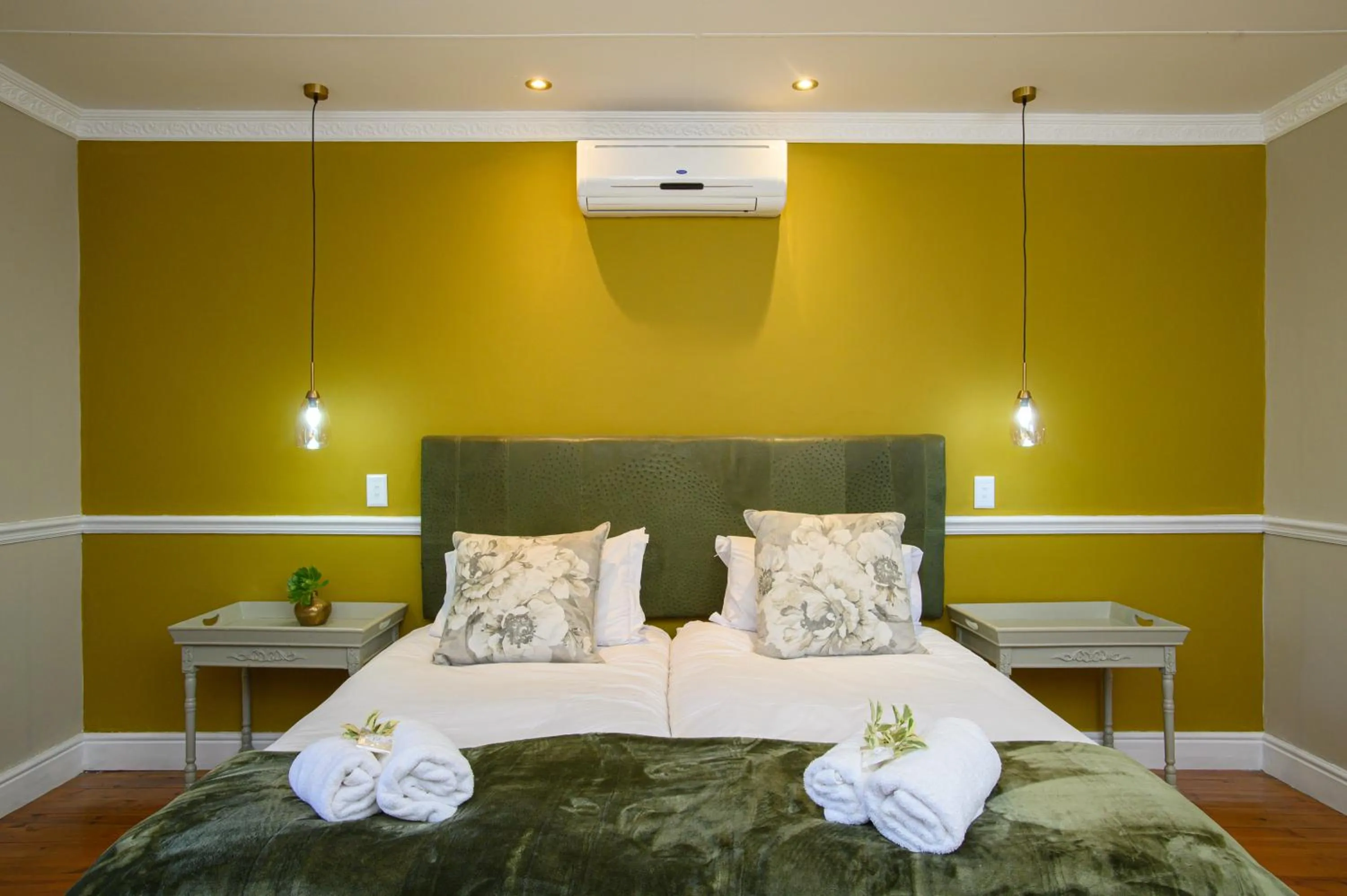 Bedroom, Bed in Berluda Farmhouse and Cottages