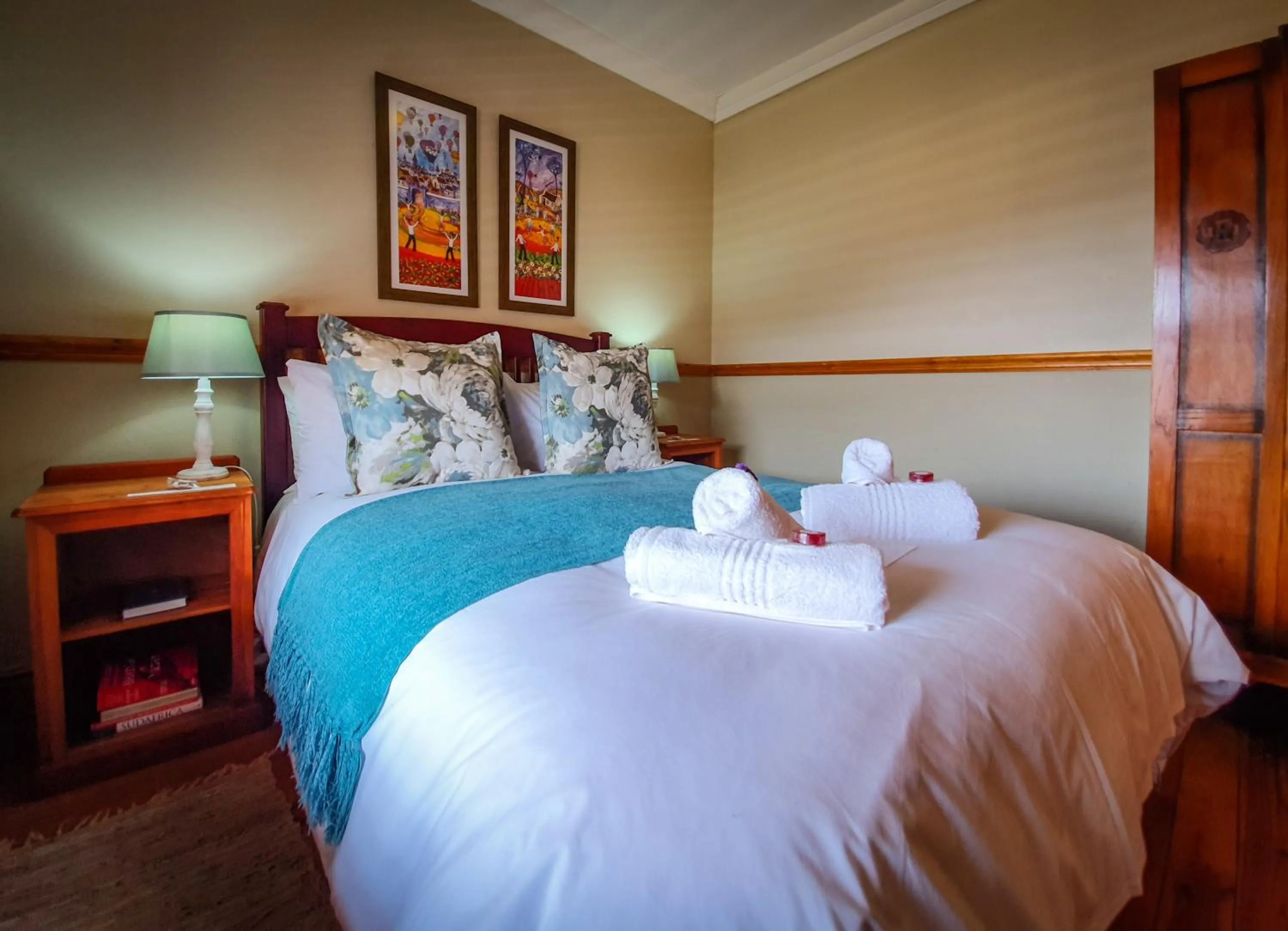 Bedroom, Bed in Berluda Farmhouse and Cottages