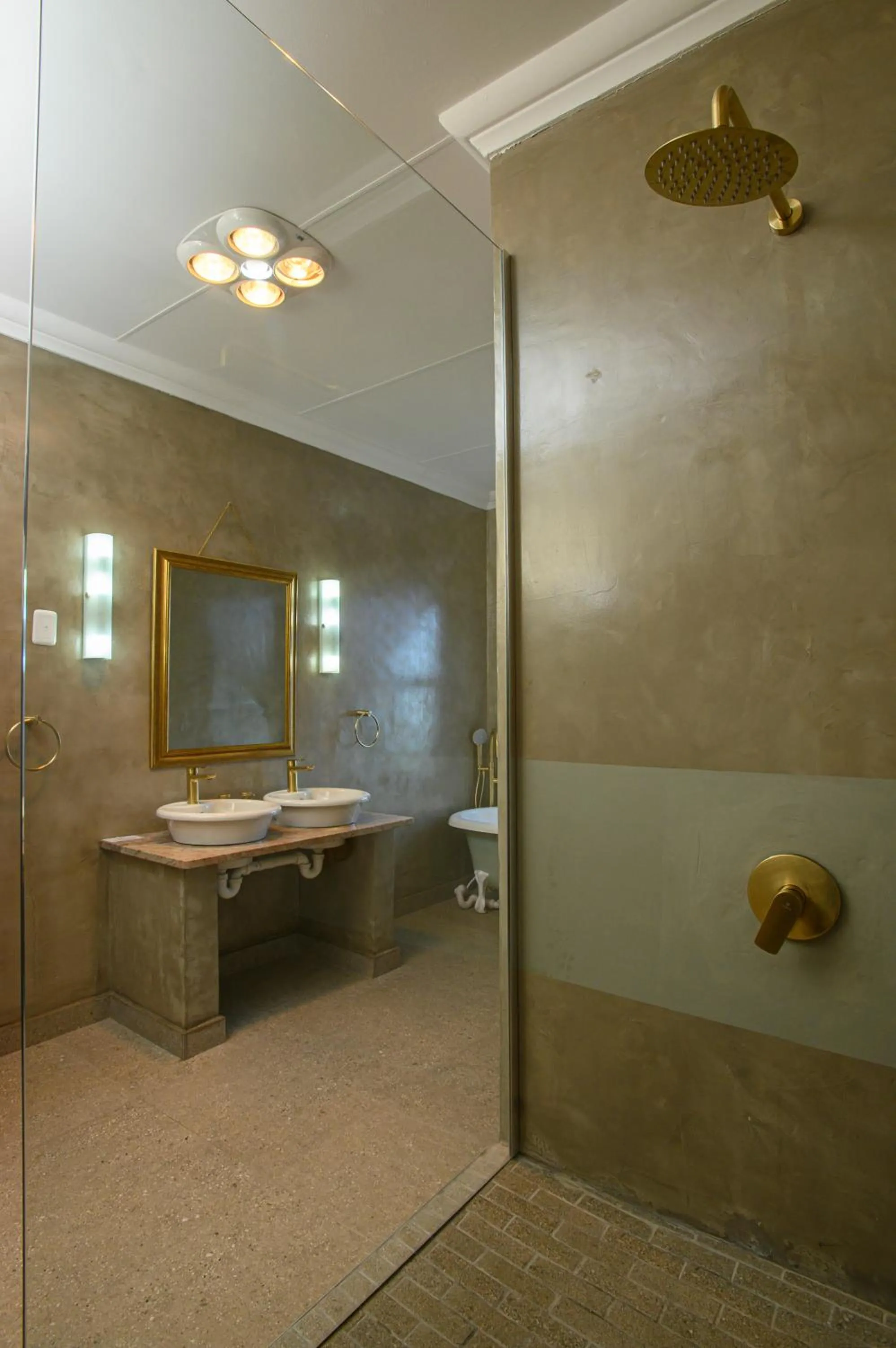 Bathroom in Berluda Farmhouse and Cottages