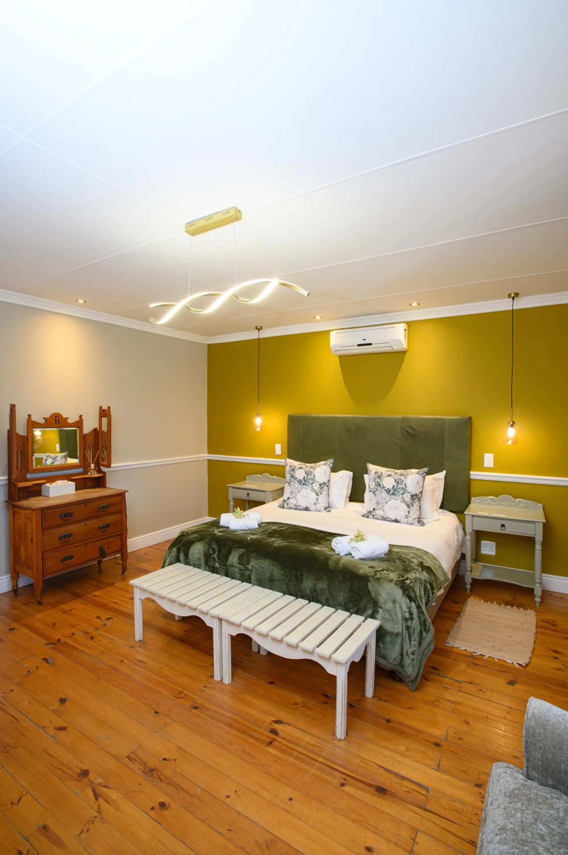 Photo of the whole room, Bed in Berluda Farmhouse and Cottages