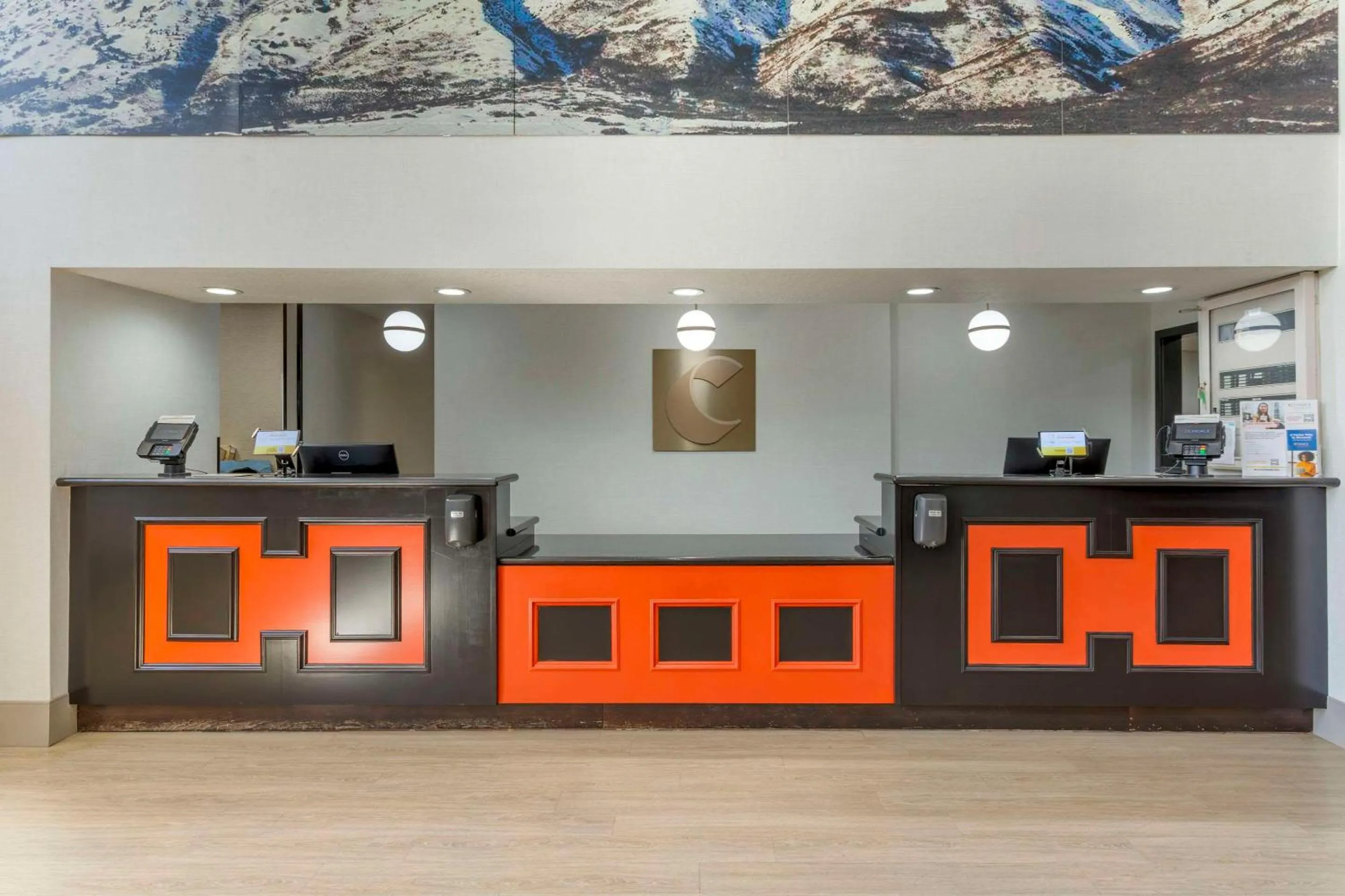 Lobby or reception in Comfort Suites Ogden Conference Center