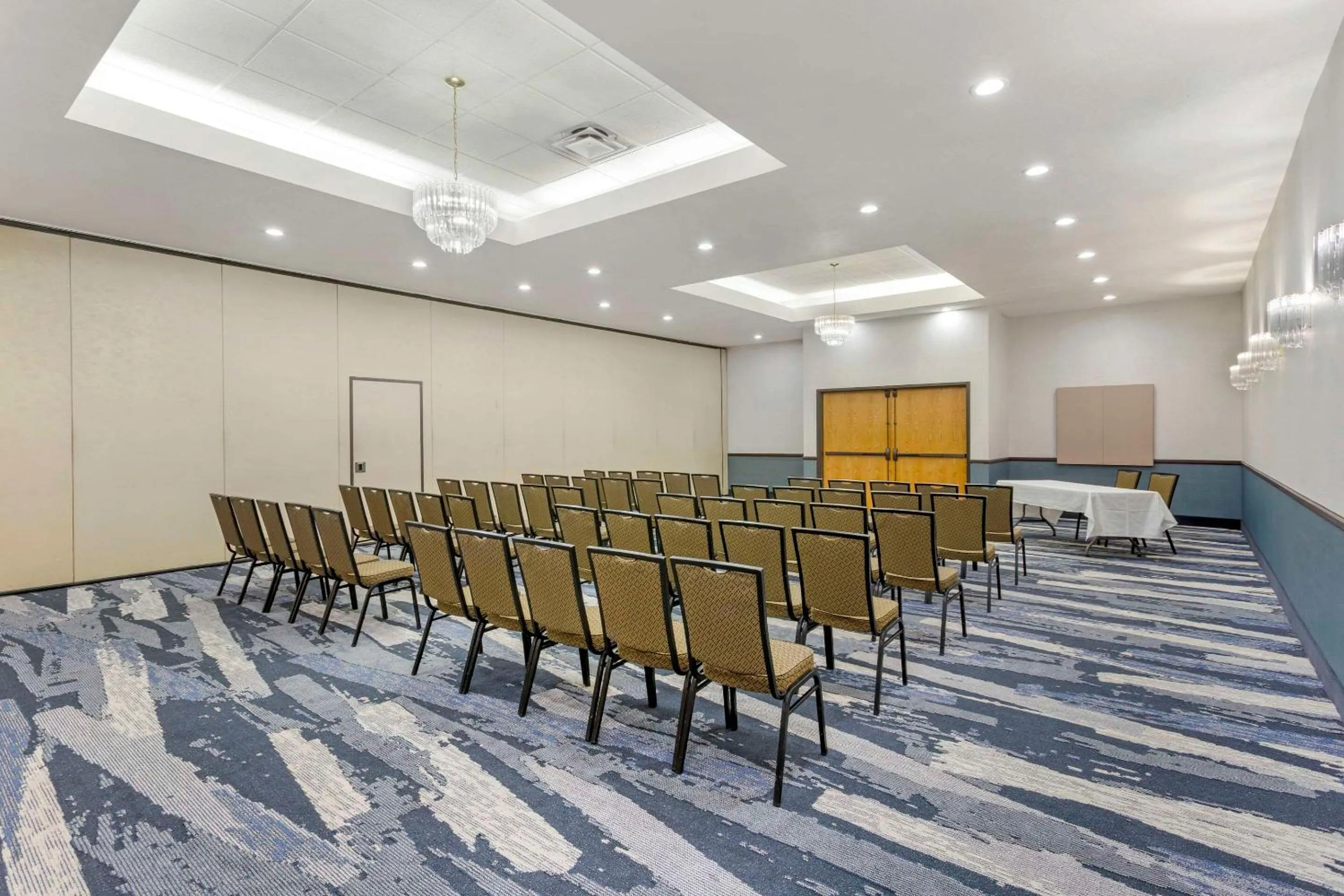 Meeting/conference room in Comfort Suites Ogden Conference Center
