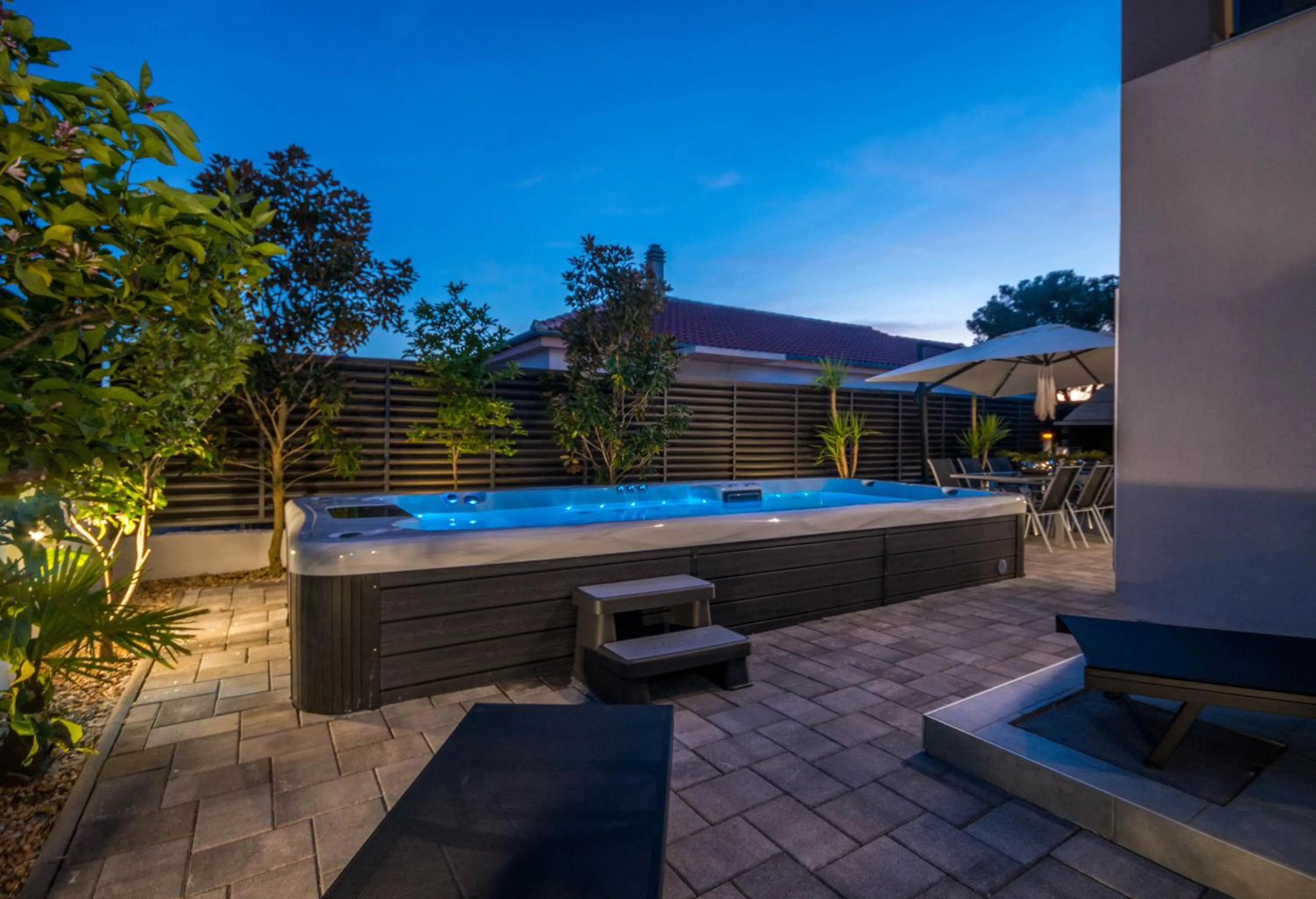 Ledenko Holiday Home Private Pool & Jacuzzi