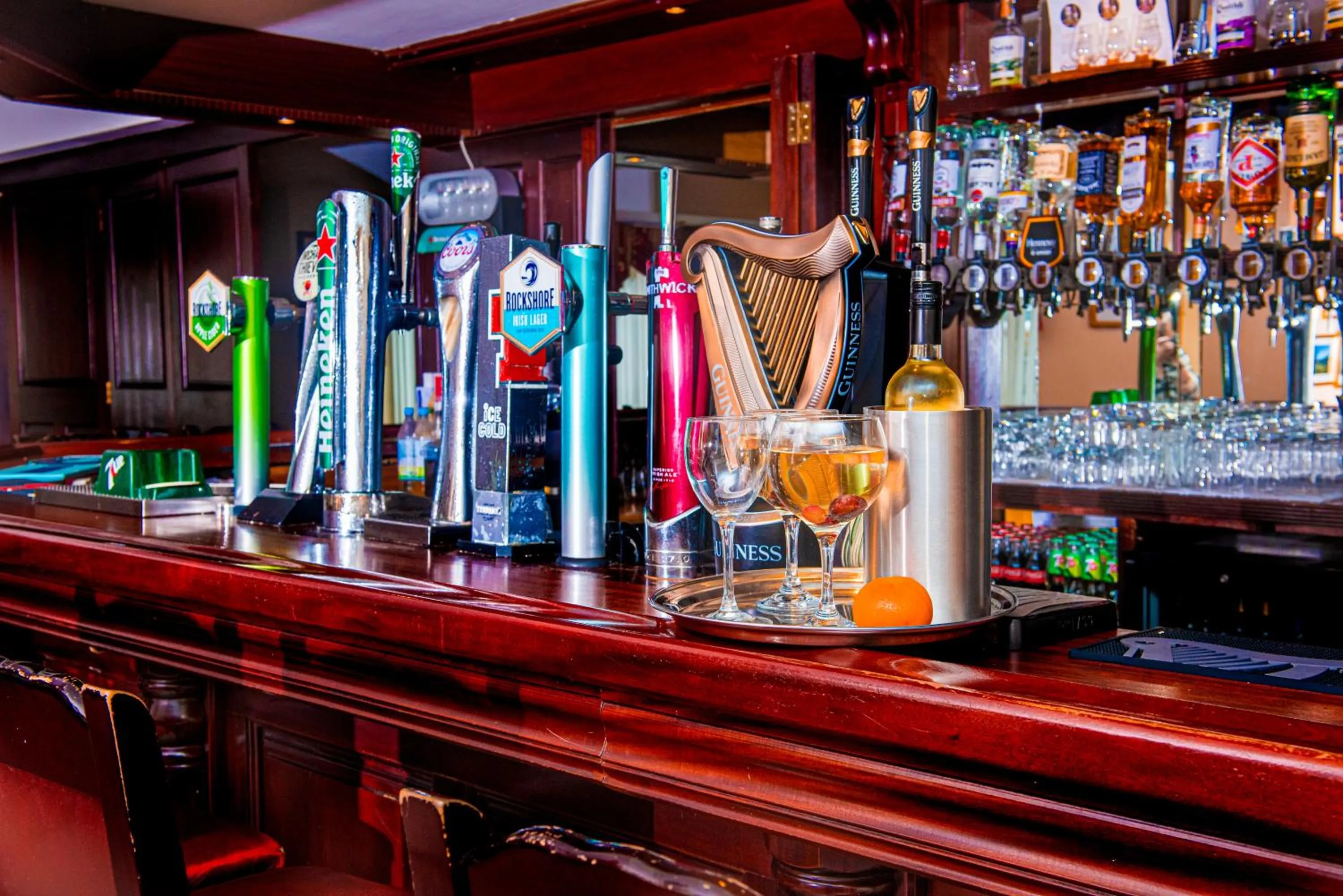 Drinks in Óstán Loch Altan