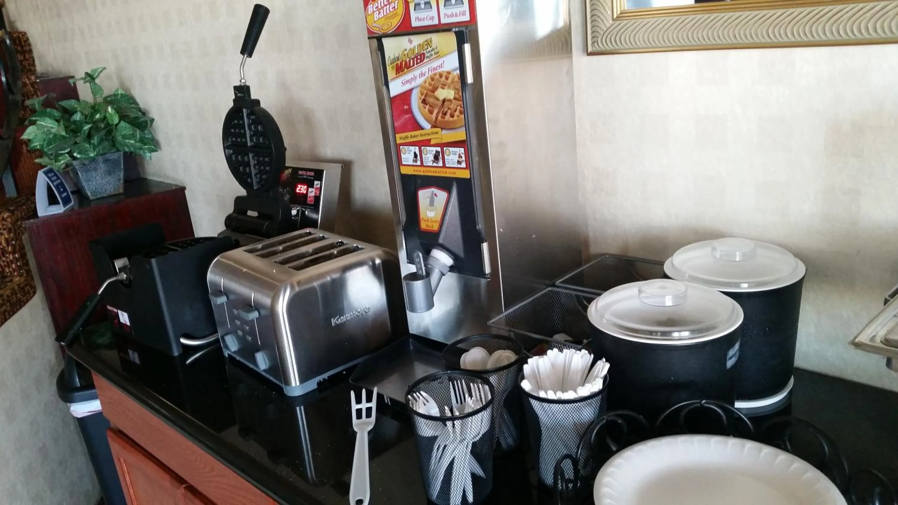 Restaurant/places to eat in Americas Best Value Inn Westmorland