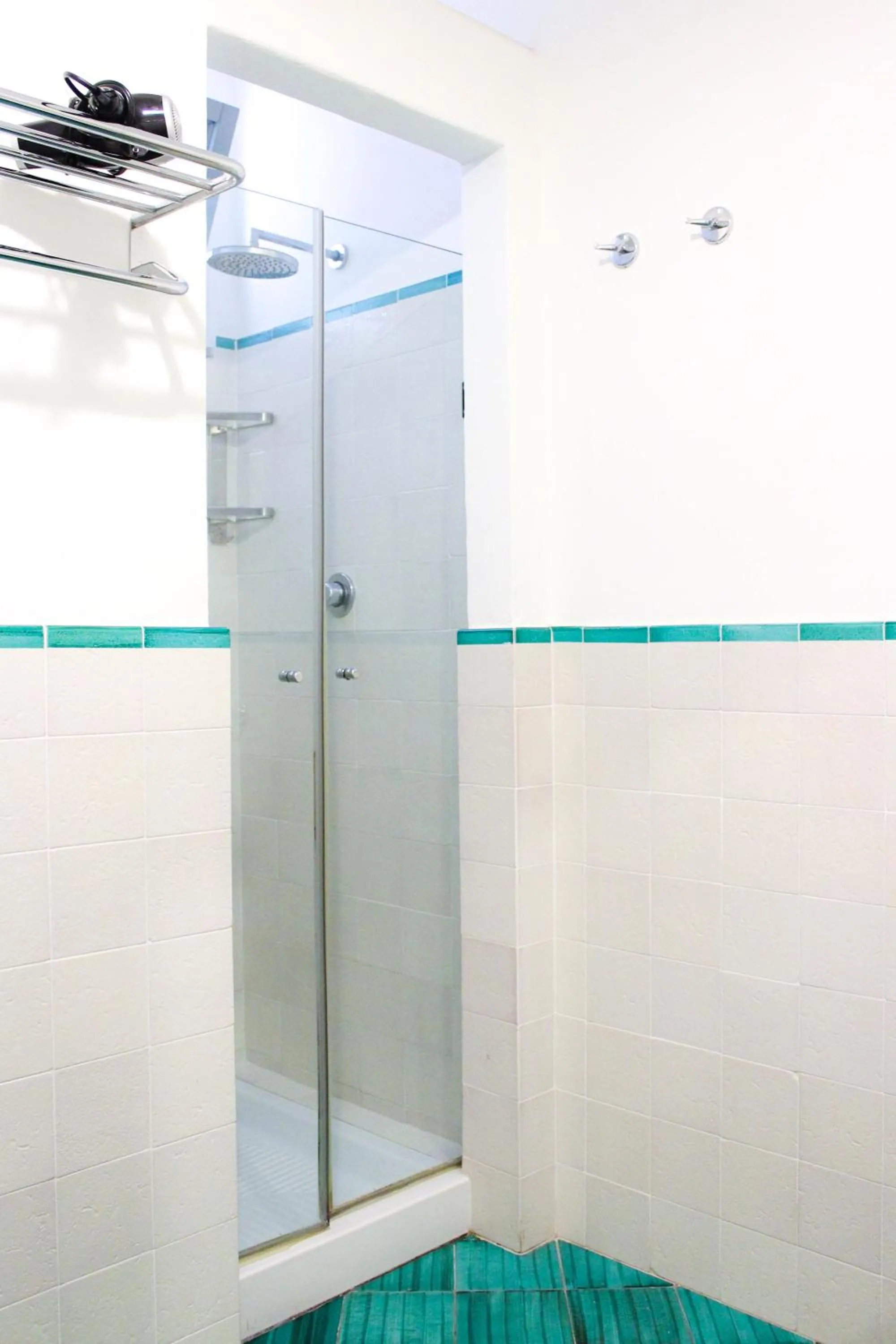 Shower in Residence Acanto