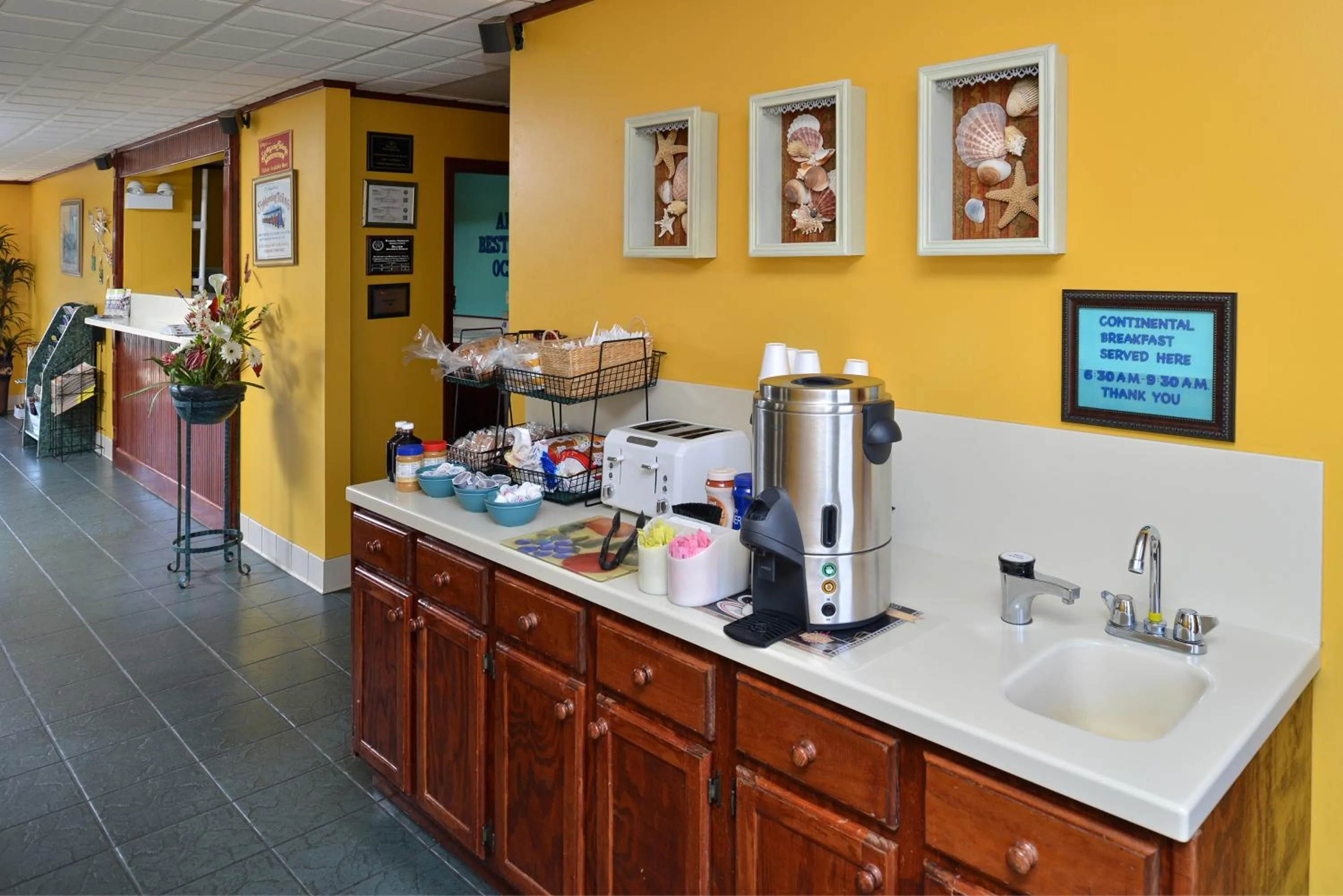 Food in Americas Best Value Inn Ocean Inn