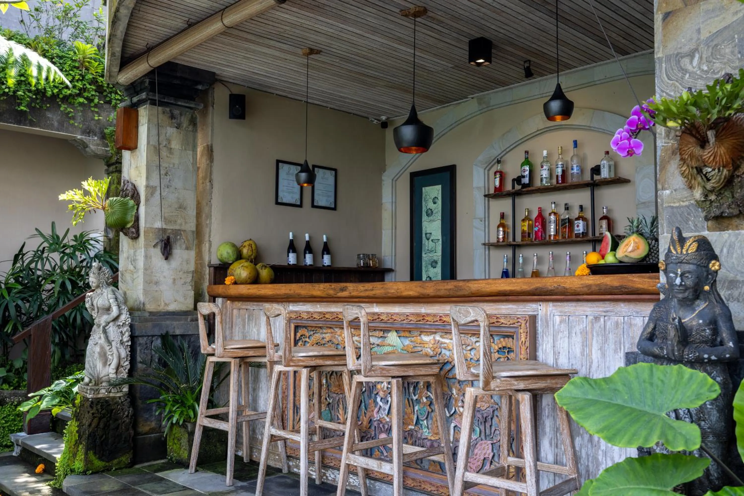 Restaurant/places to eat in Pramana Watu Kurung