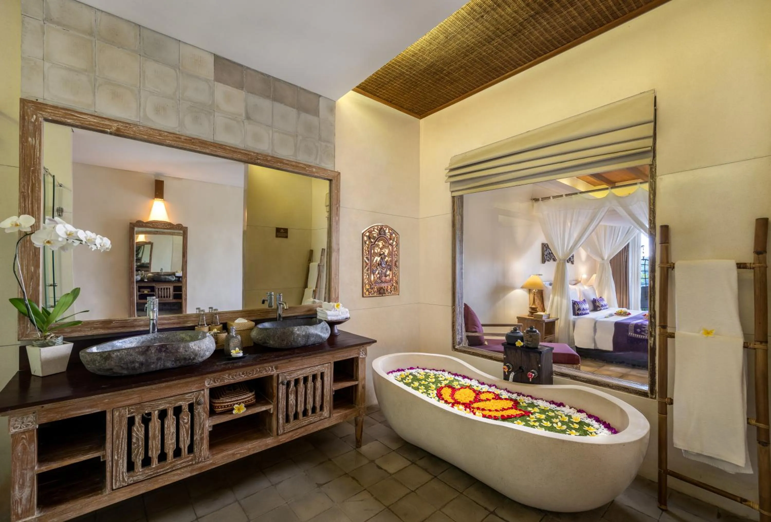 Bathroom in Pramana Watu Kurung