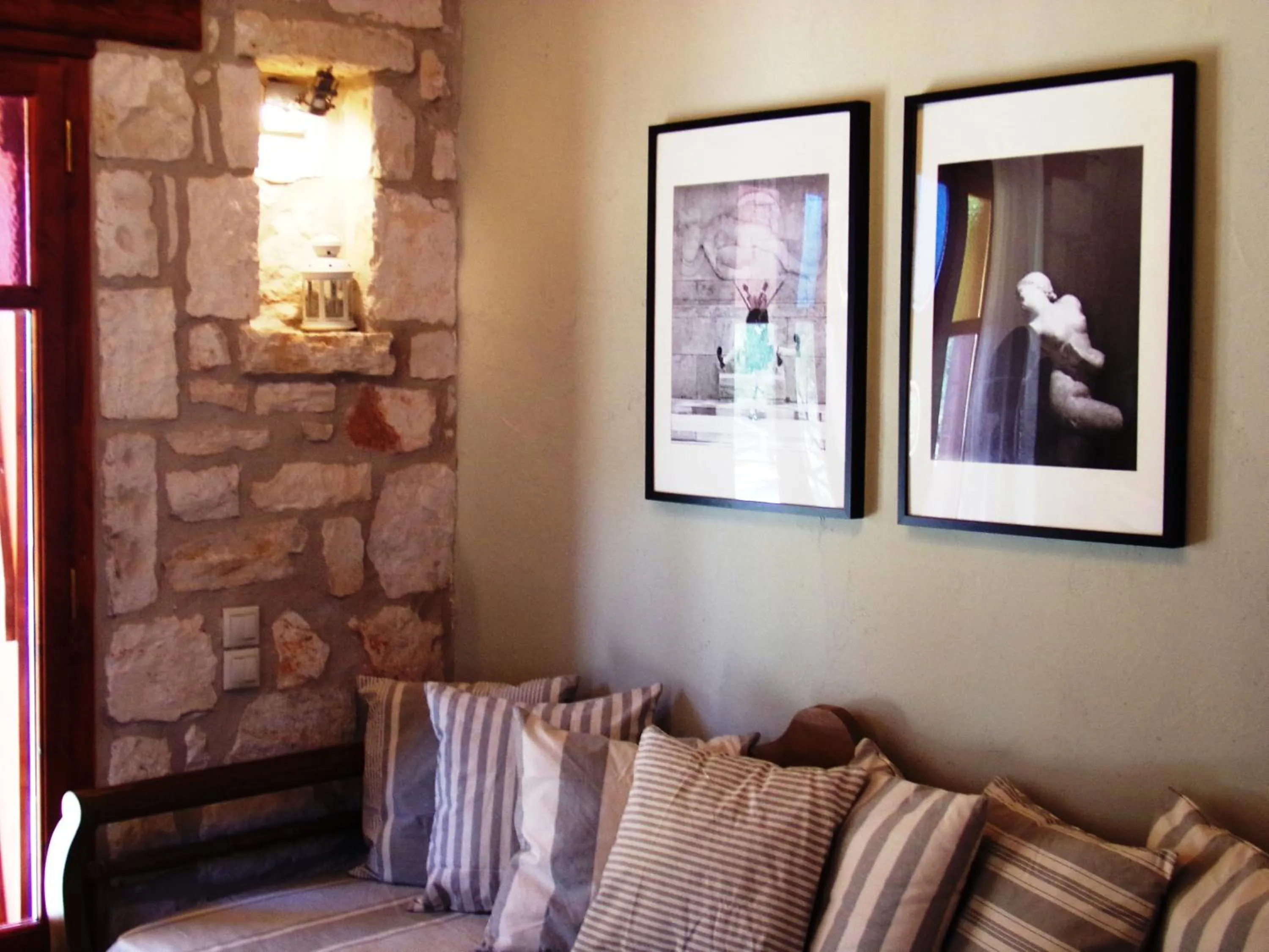 Decorative detail in Alegria Villas Complex