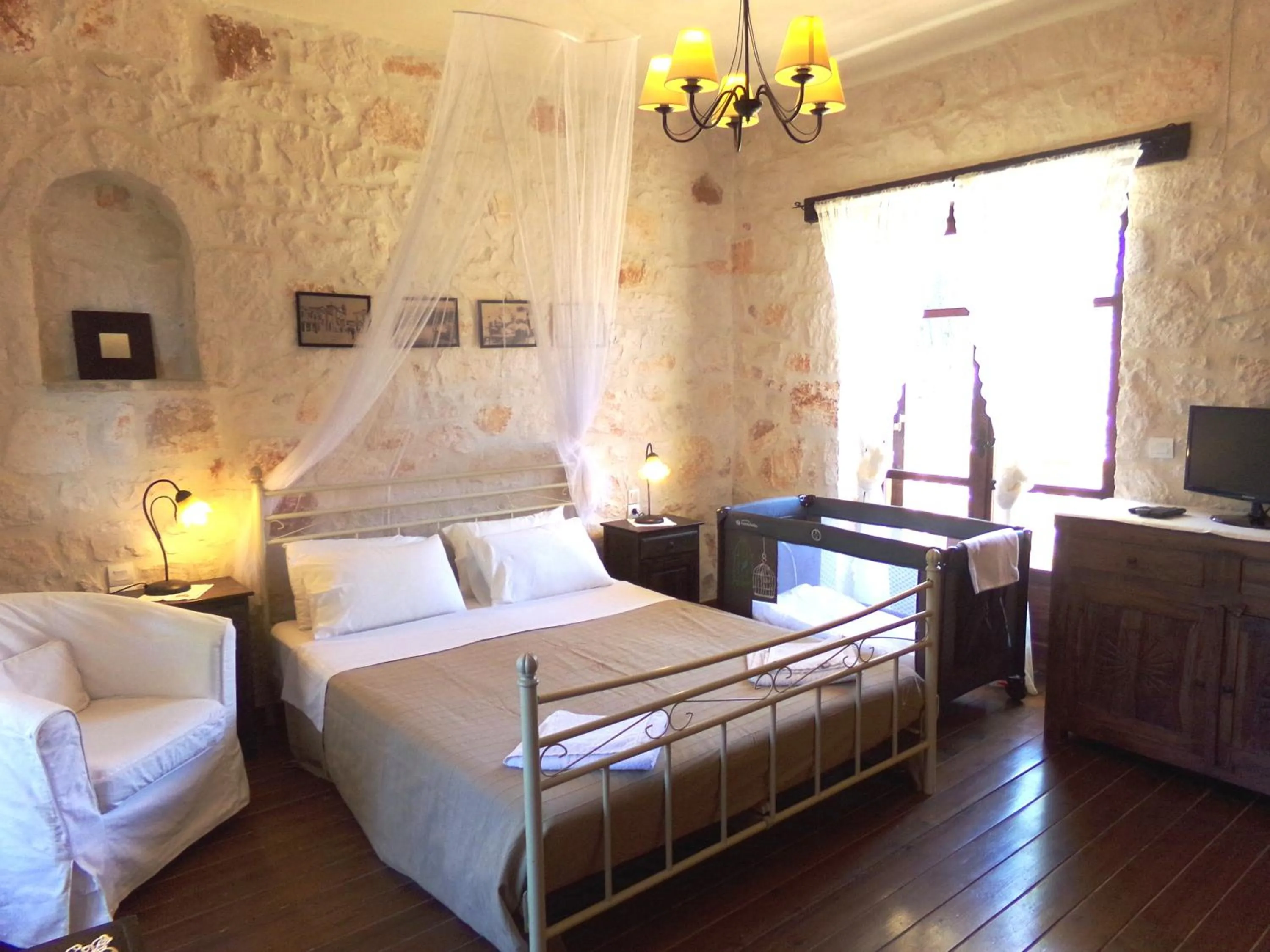 Day, Bed in Alegria Villas Complex