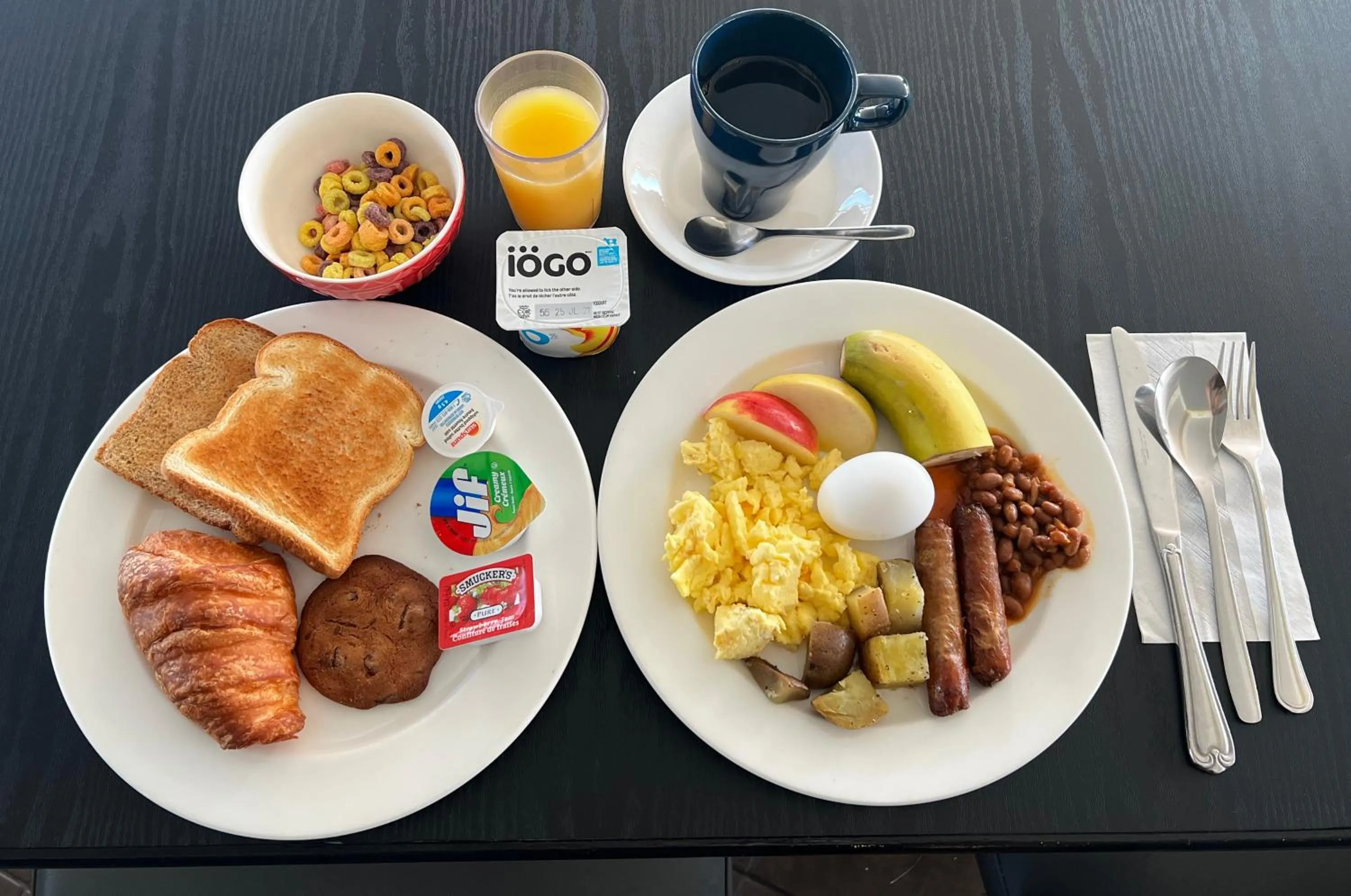 Buffet breakfast in Hotel Moncton