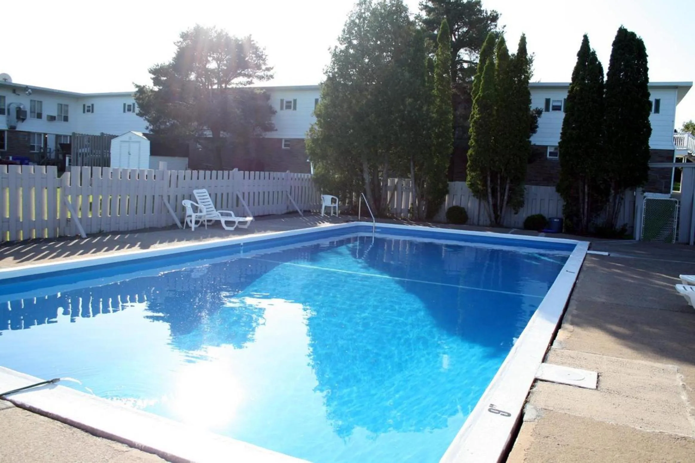Swimming pool in Hotel Moncton