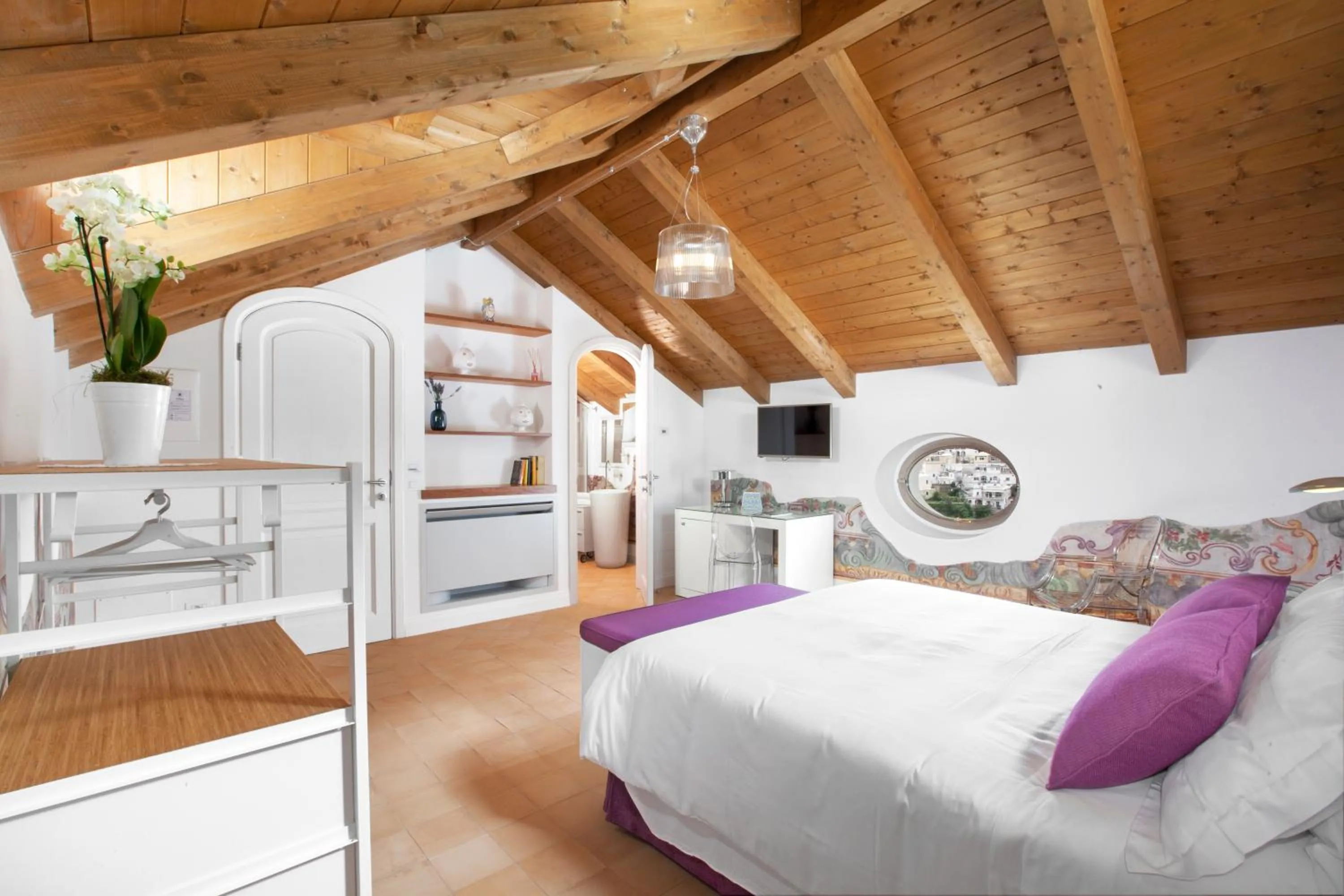 Bedroom, Bed in Il Moro Di Positano