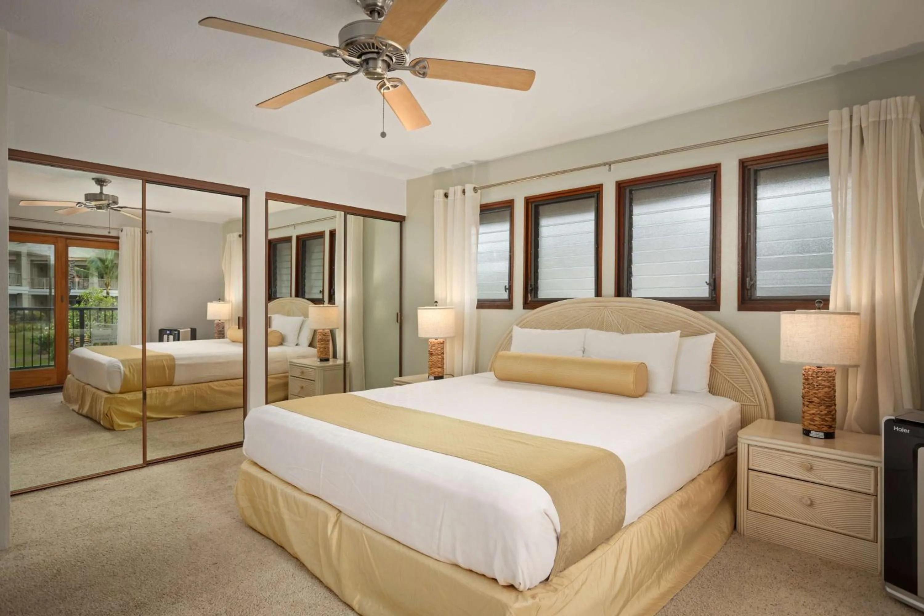 Bed in Aston At Poipu Kai