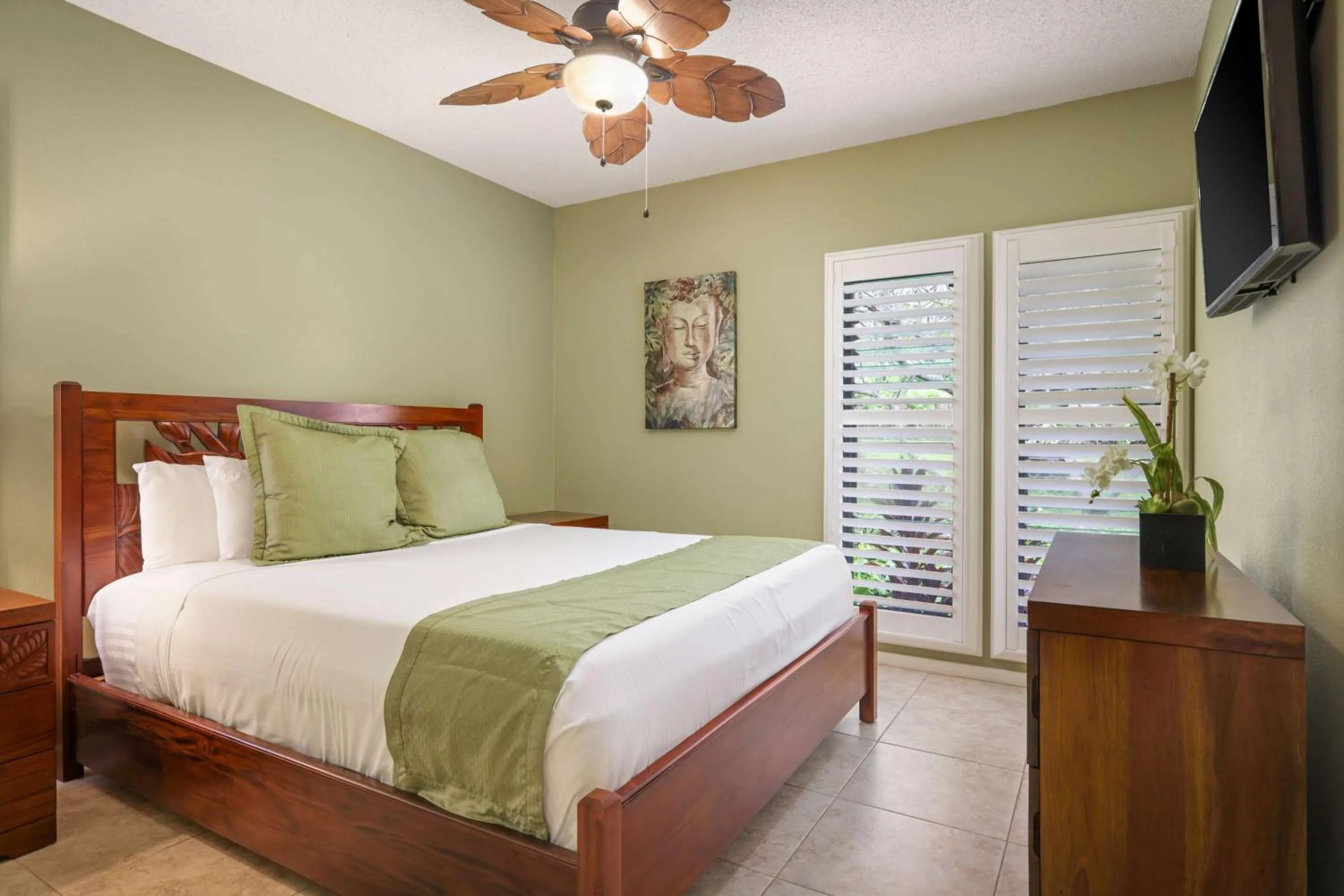 Bed in Aston At Poipu Kai