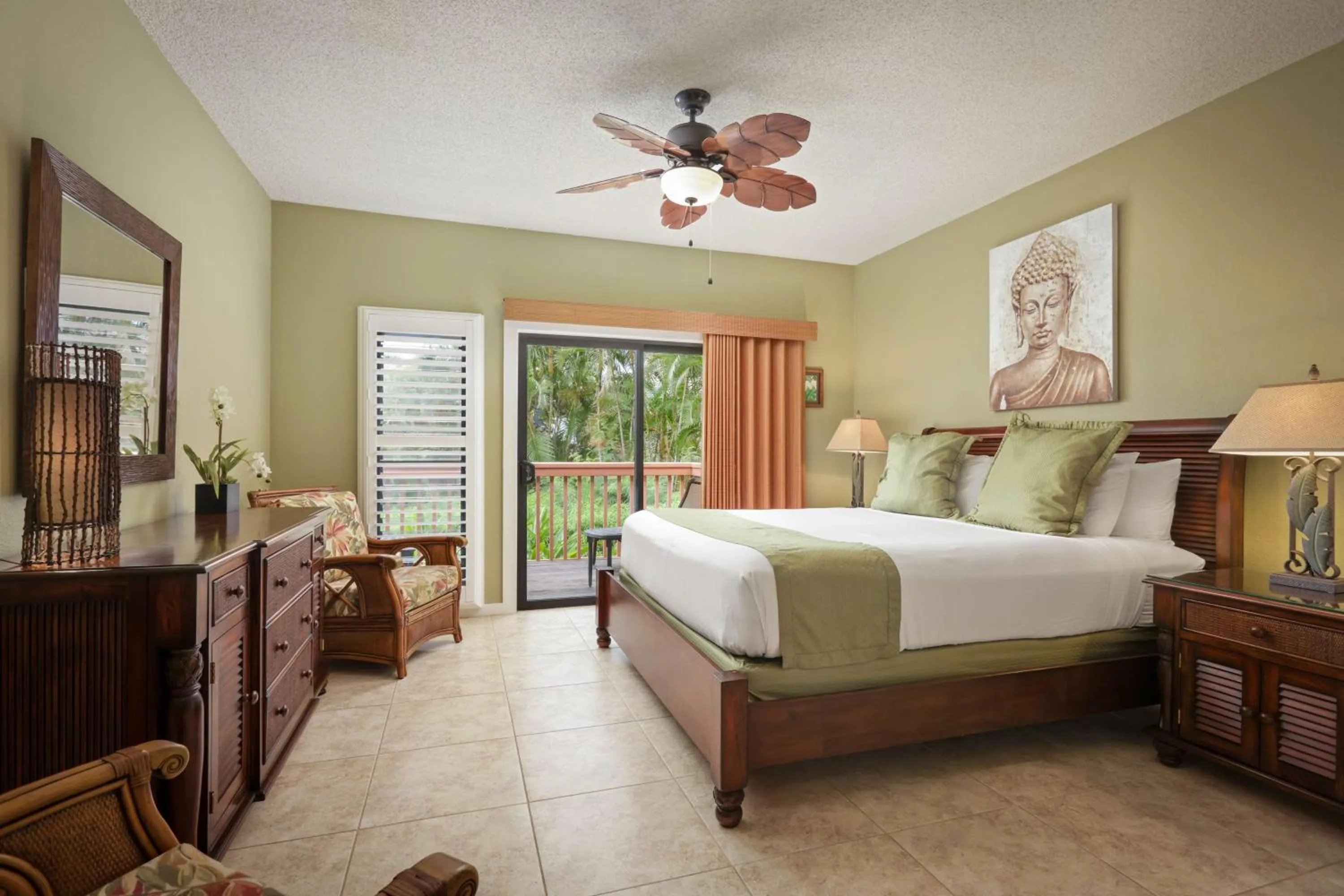 Bed in Aston At Poipu Kai