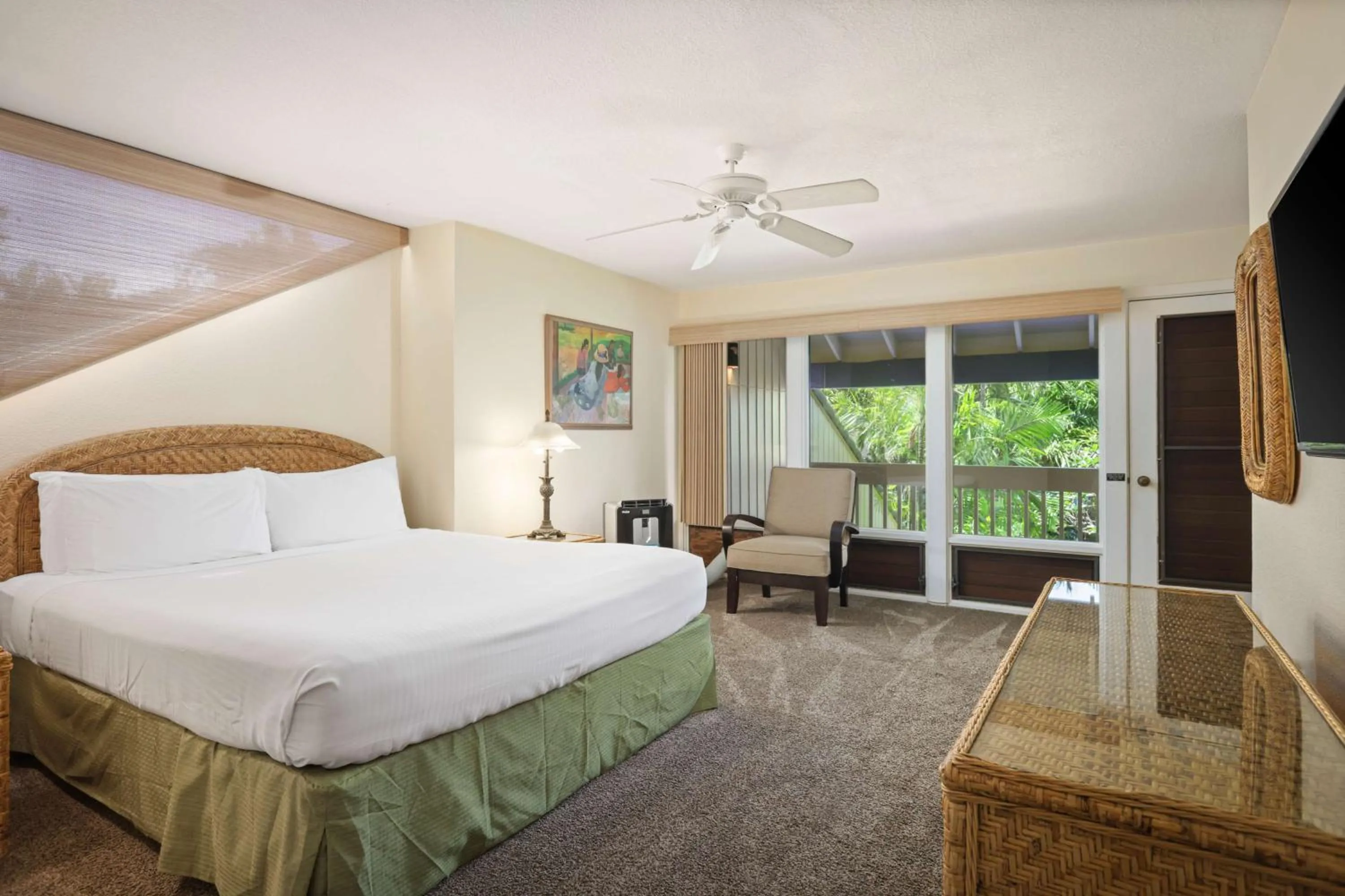 Bed in Aston At Poipu Kai