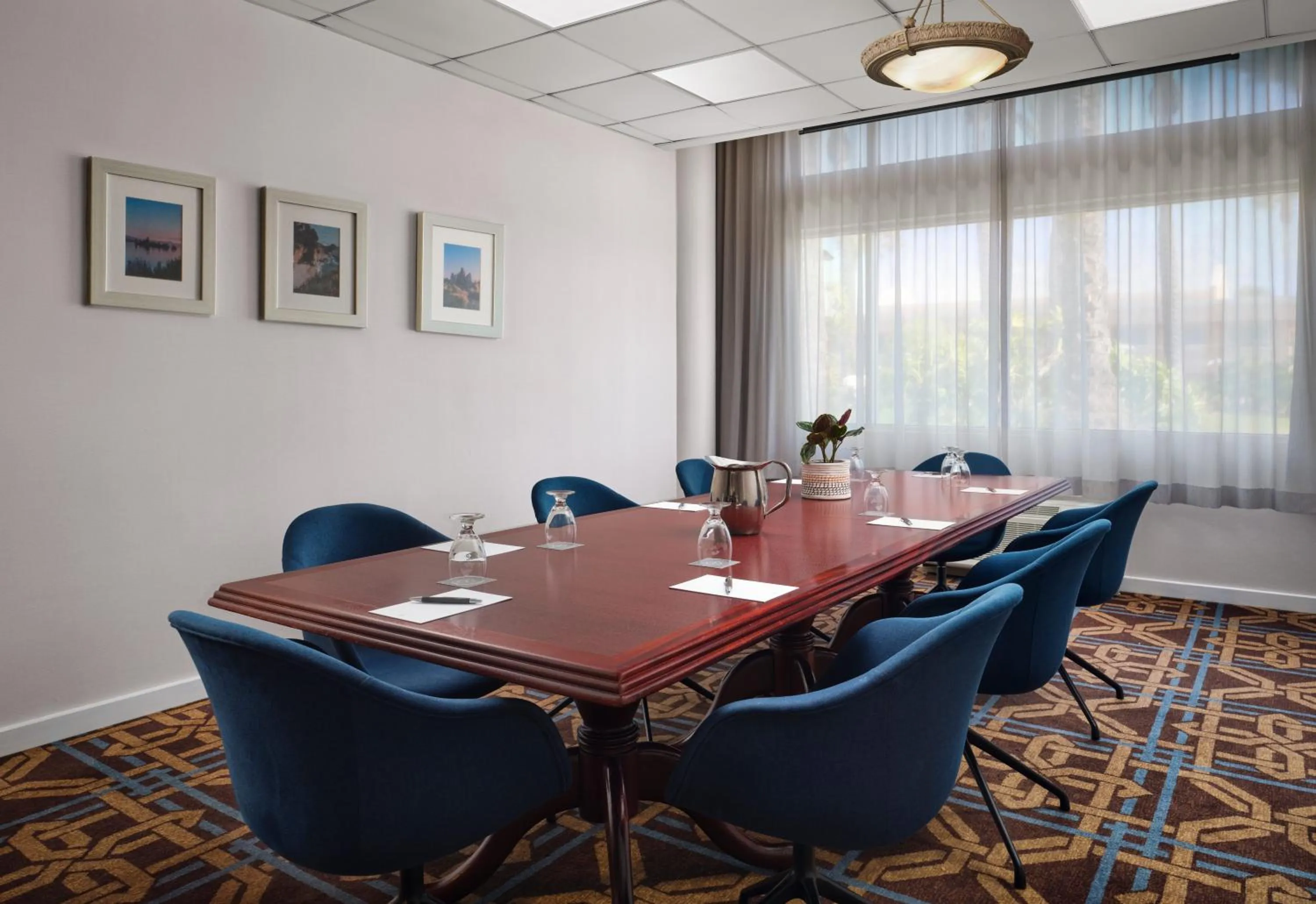 Meeting/conference room in Sheraton Ontario Airport Hotel