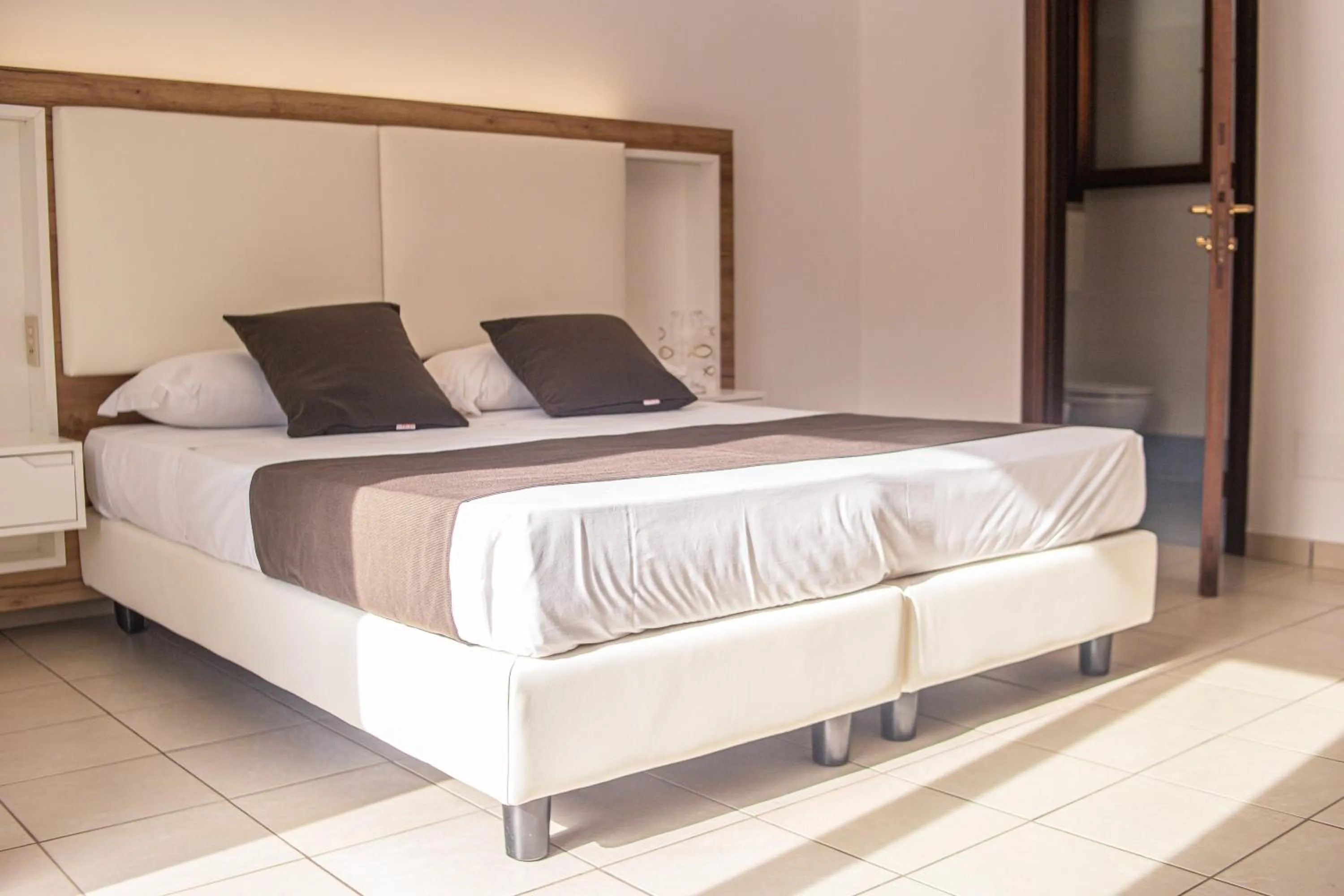 Bed in Hotel Al Paradise