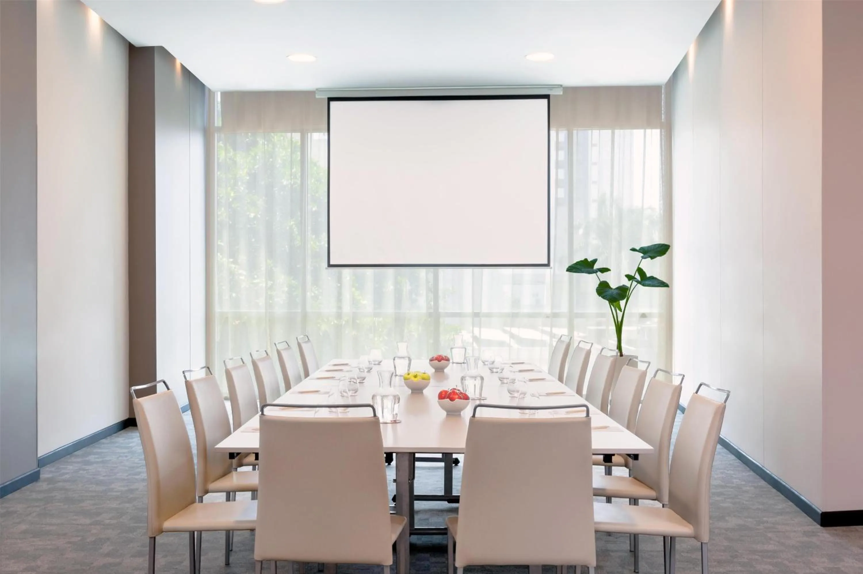 Meeting/conference room in NH Collection Royal Smartsuites