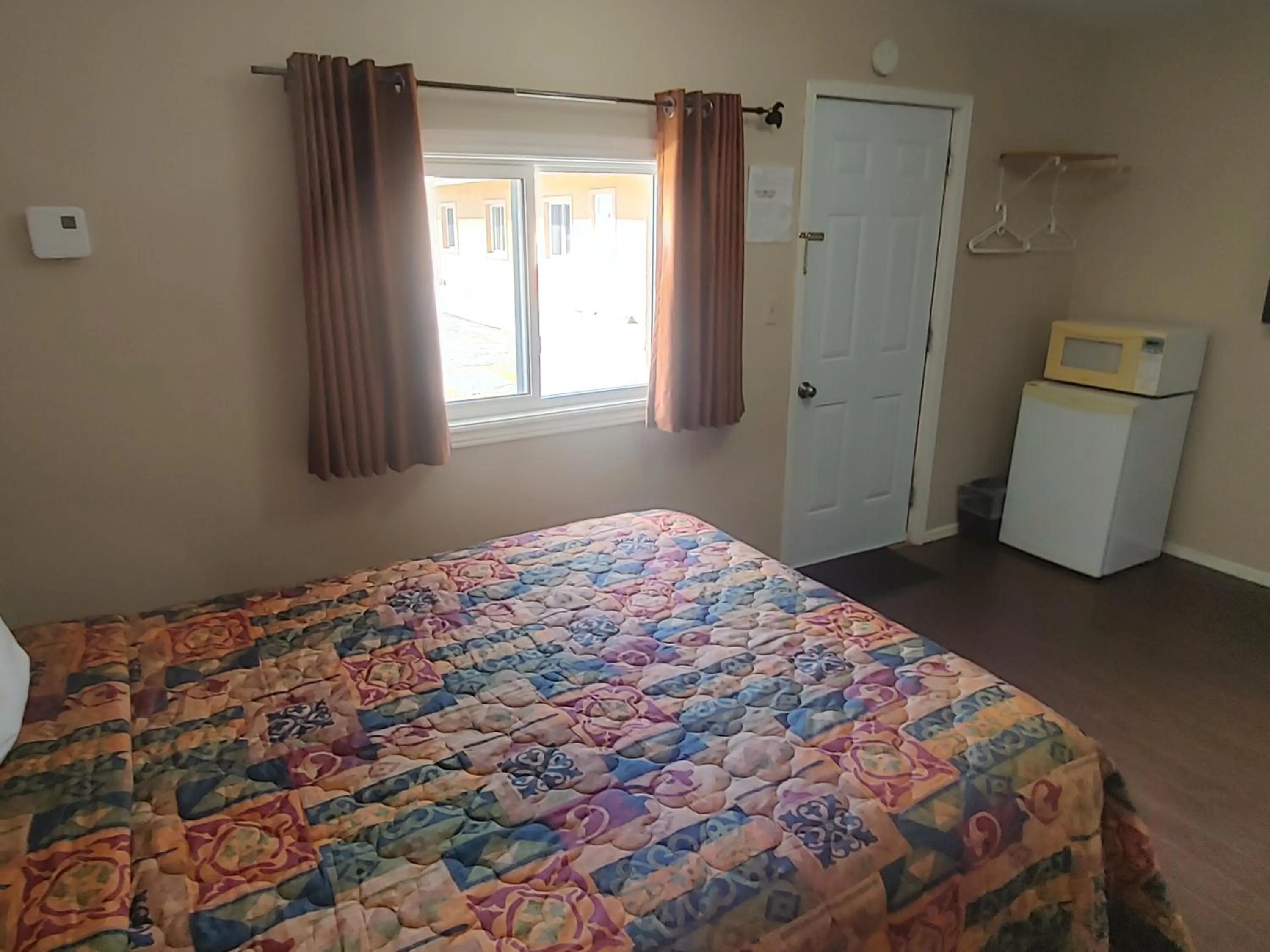 Bed in Relax Inn-Collingwood