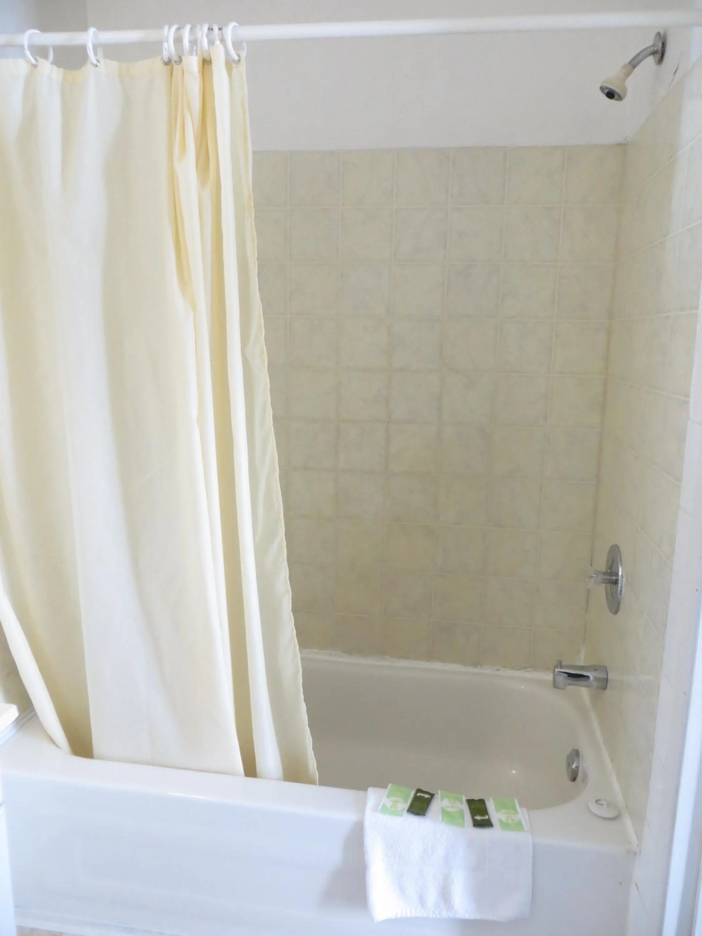 Bathroom in Relax Inn-Collingwood