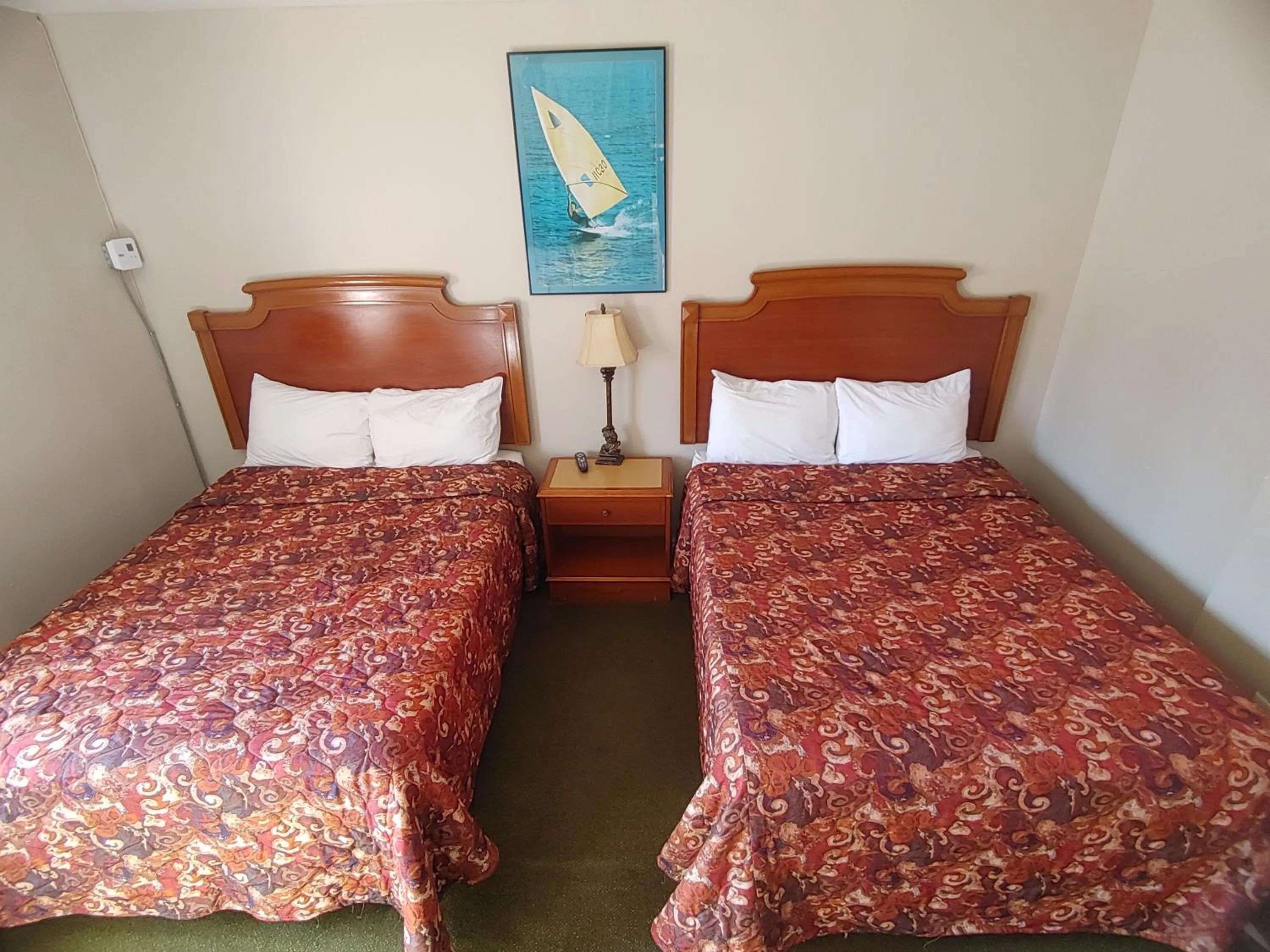 Bed in Relax Inn-Collingwood