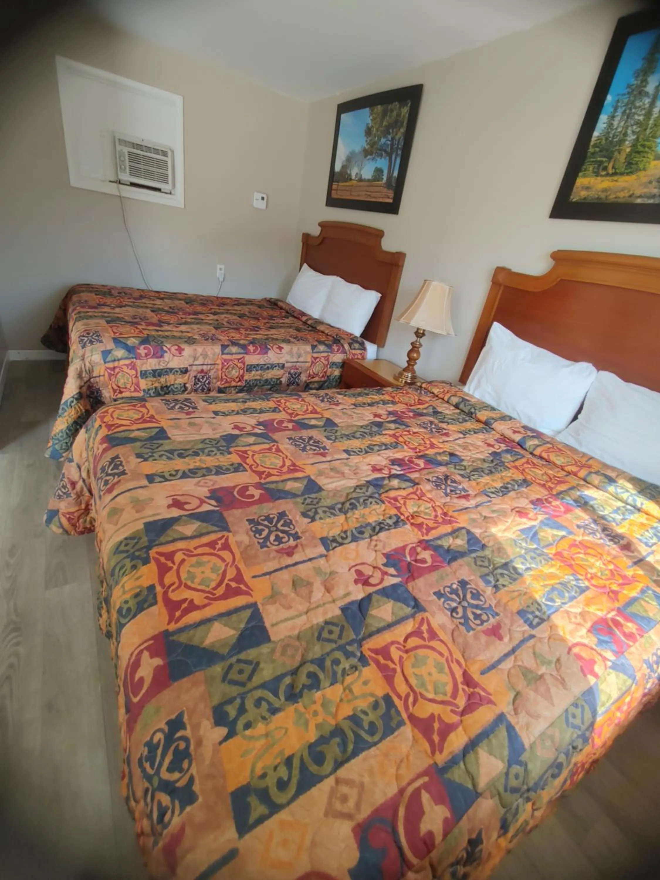 Bed in Relax Inn-Collingwood