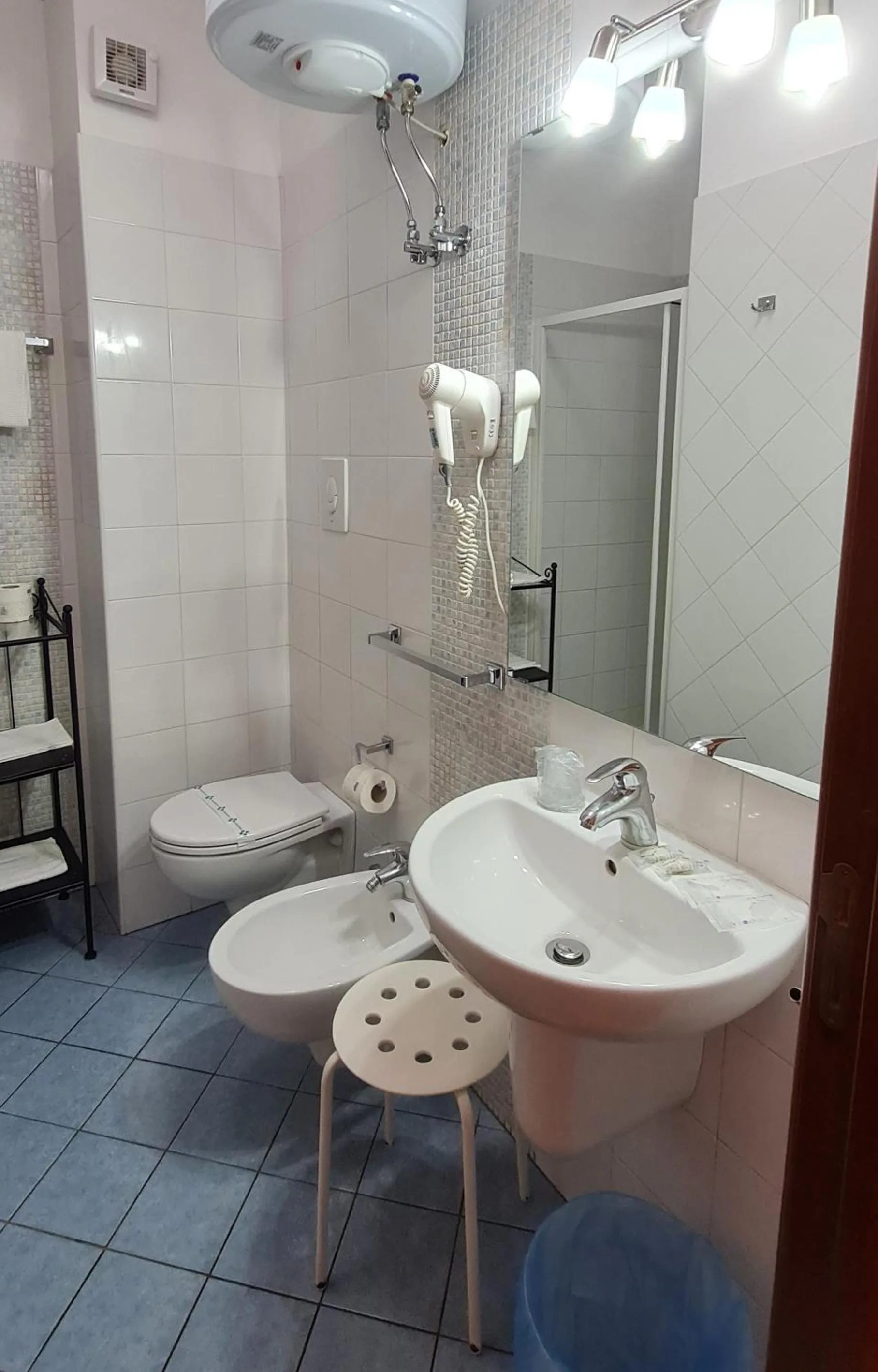 Bathroom in L'ISOLA AeR B&B